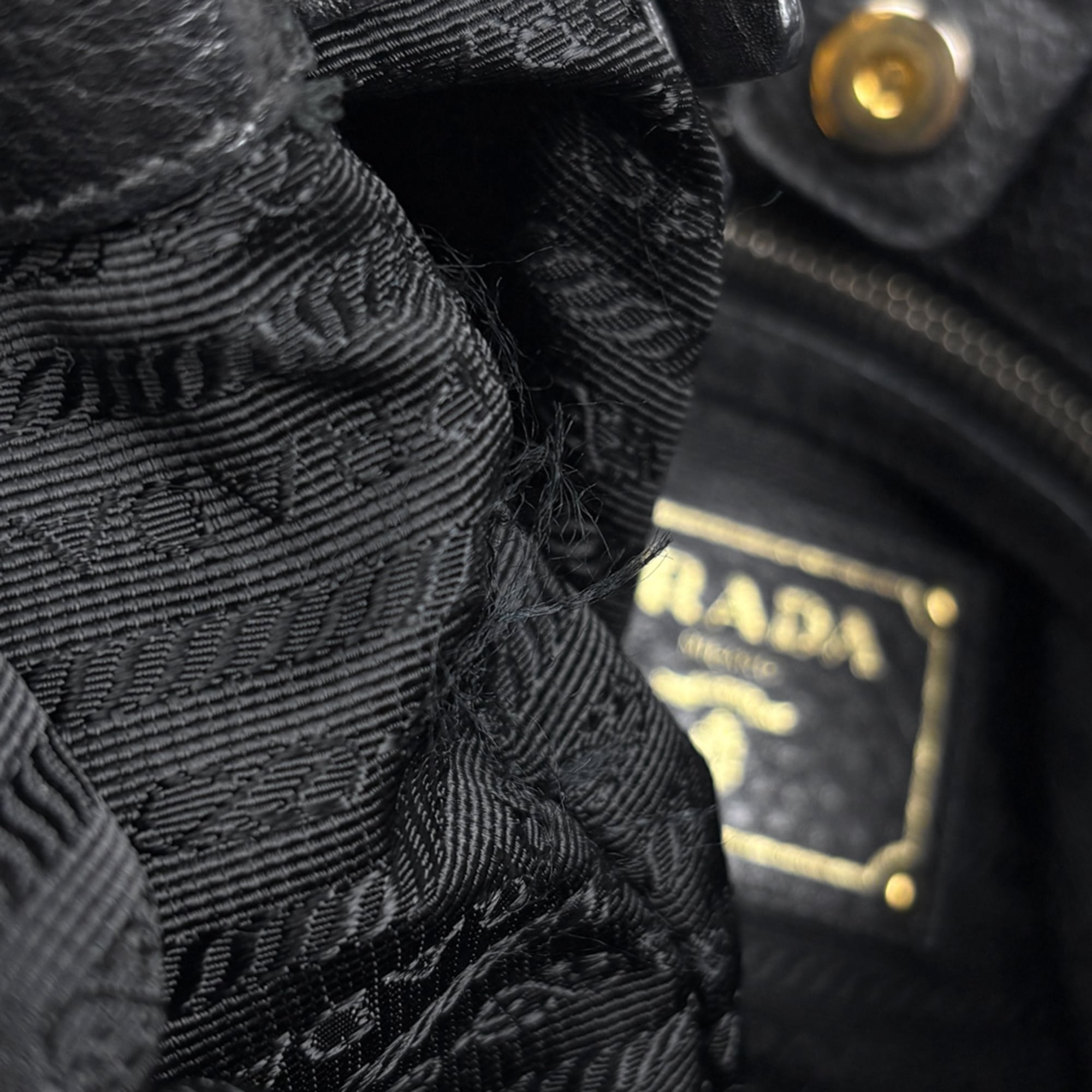 Prada Black Leather Shoulder Bag (Pre-Owned)