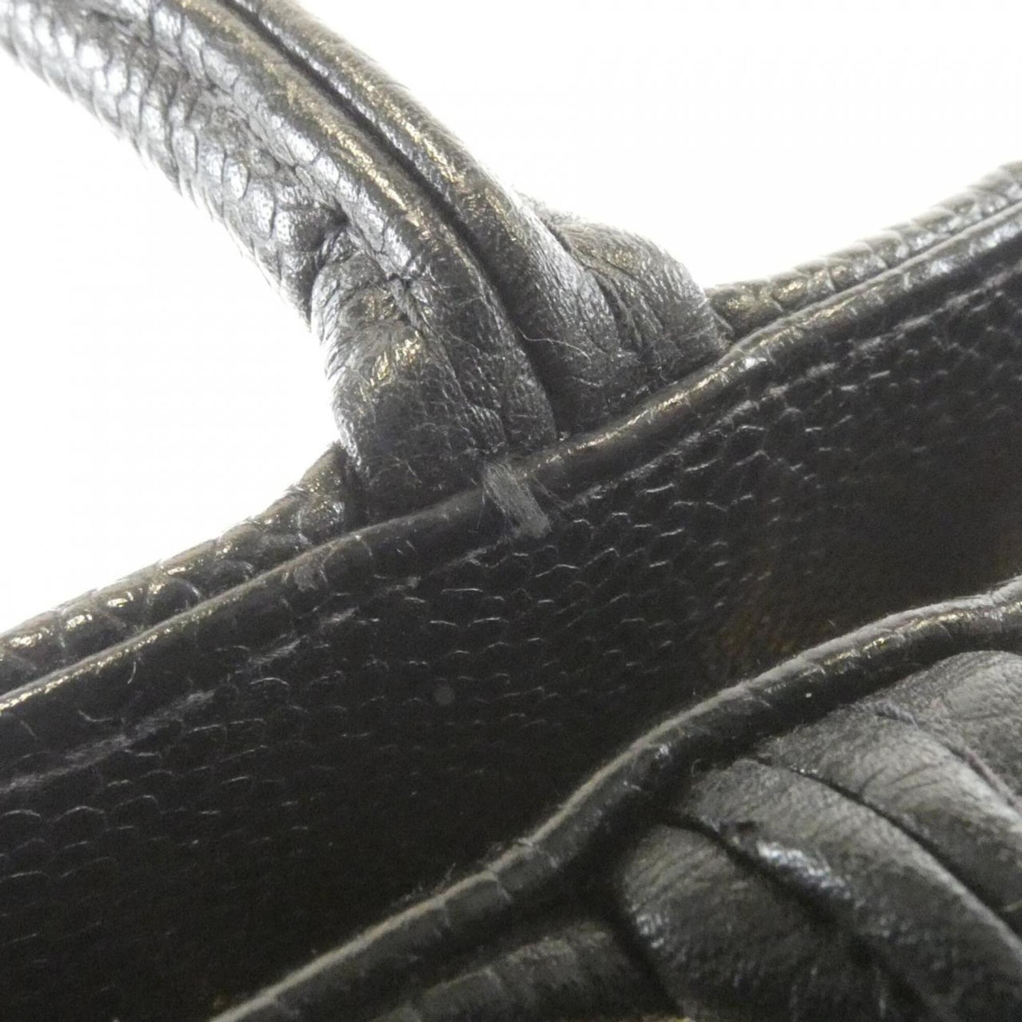 Chanel Black Grained Calfskin Handbag (Pre-Owned)