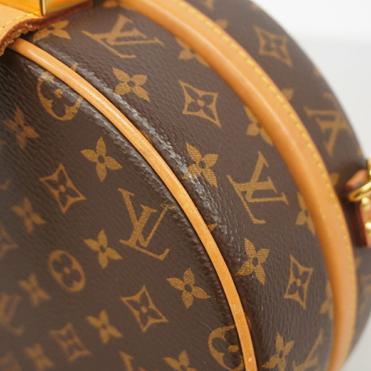 Louis Vuitton Brown Shoulder Bag (Pre-Owned)