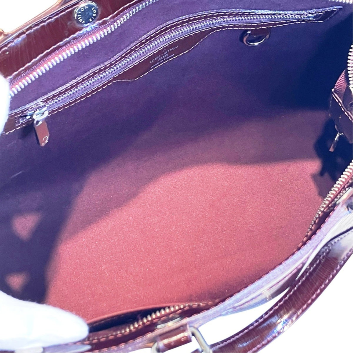 Louis Vuitton Galle Leather Handbag (Pre-Owned)