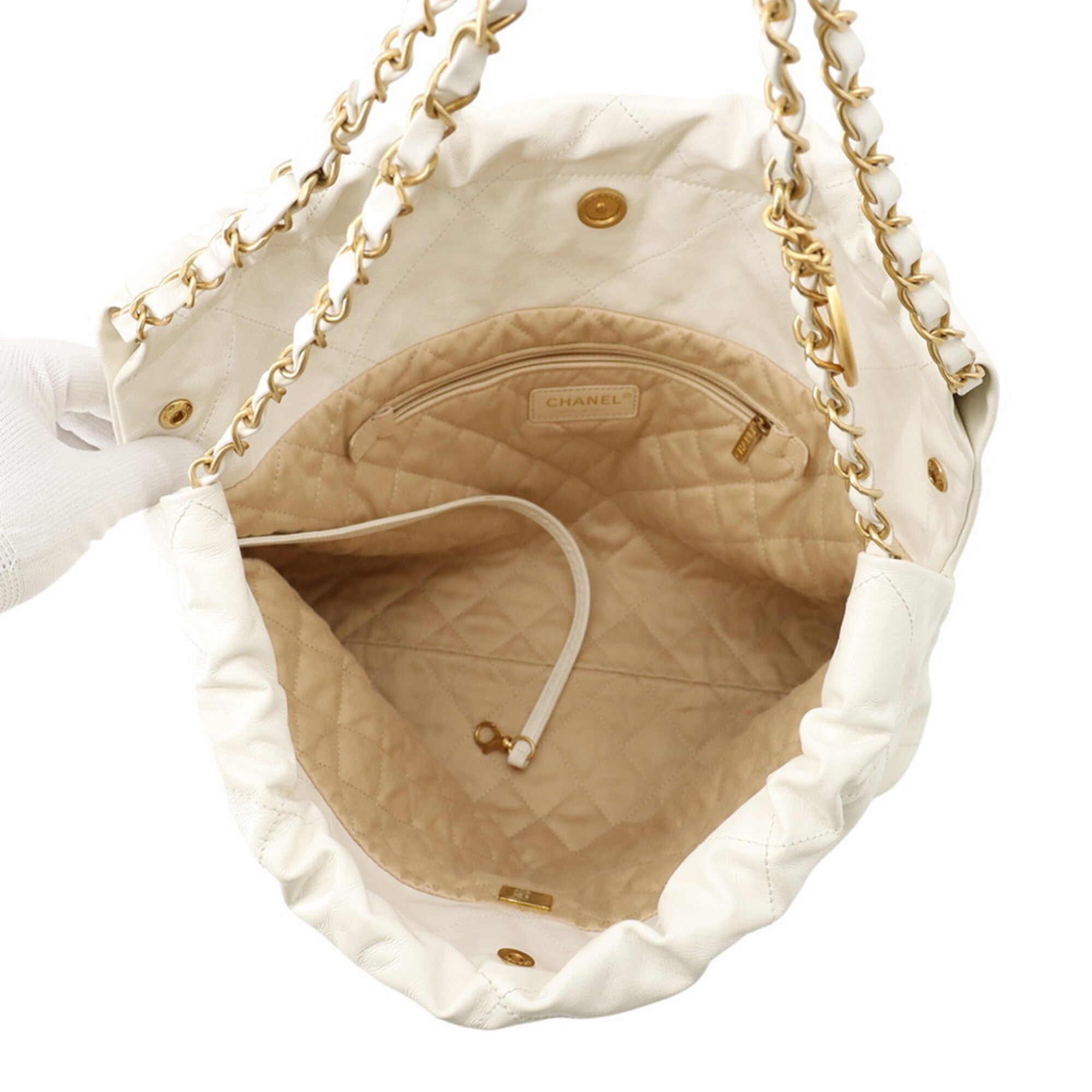 Chanel Matelasse White Leather Handbag (Pre-Owned)