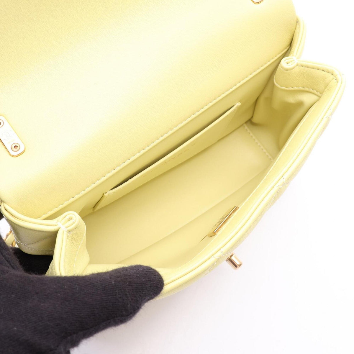 Chanel Yellow Leather Handbag Shoulder Bag (Pre-Owned)