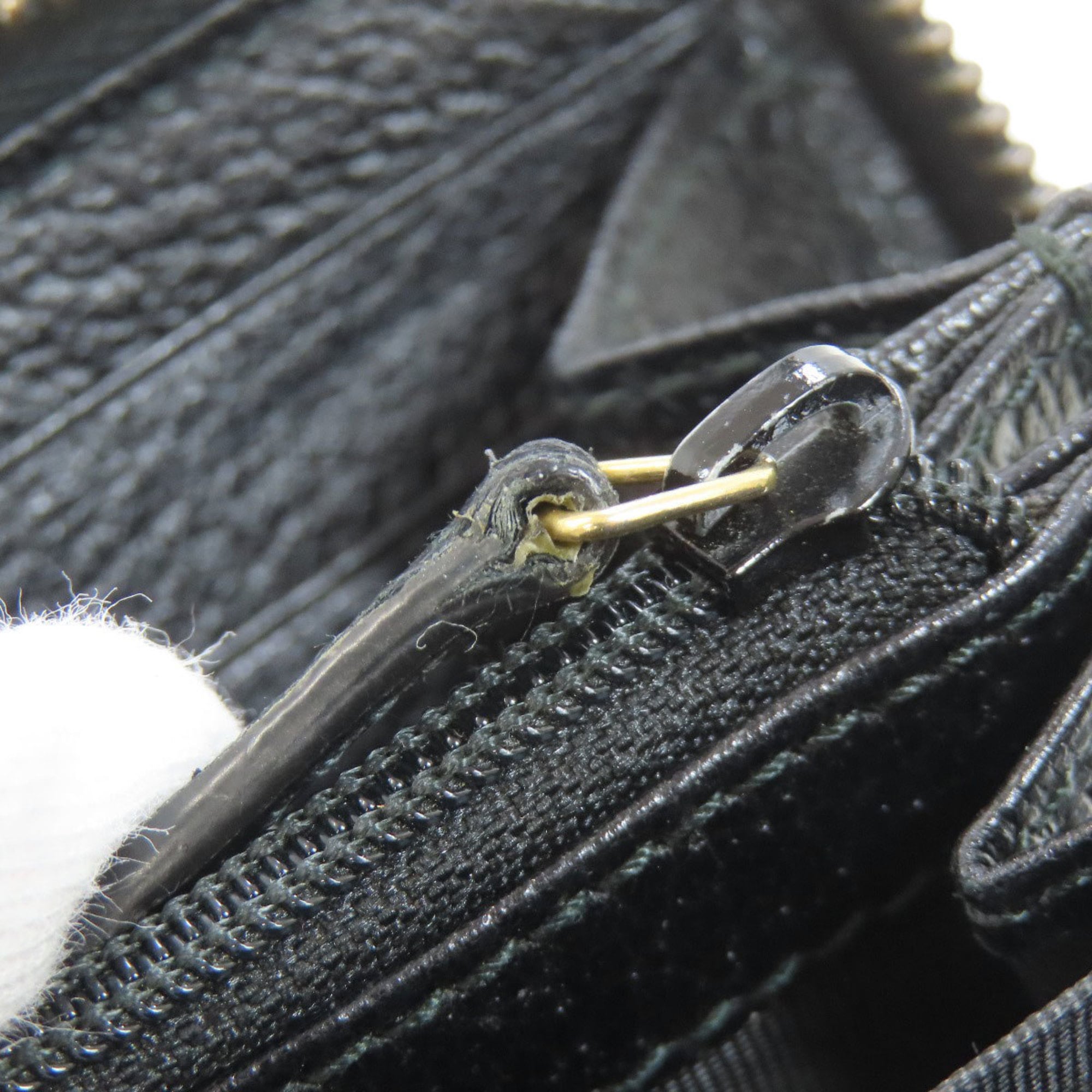Gucci Black Leather Long Wallet (Bi-Fold) (Pre-Owned)