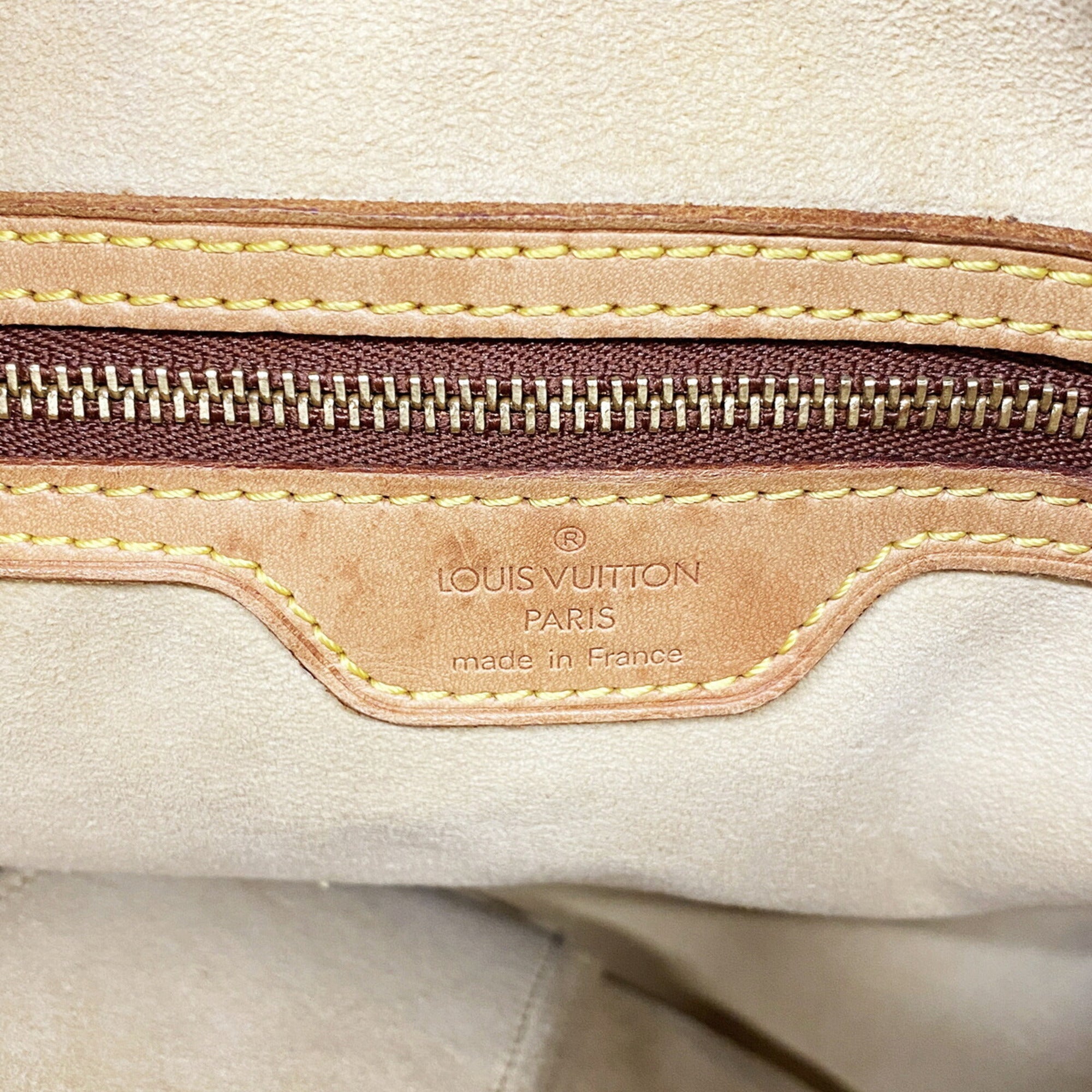 Louis Vuitton Brown Shoulder Bag (Pre-Owned)