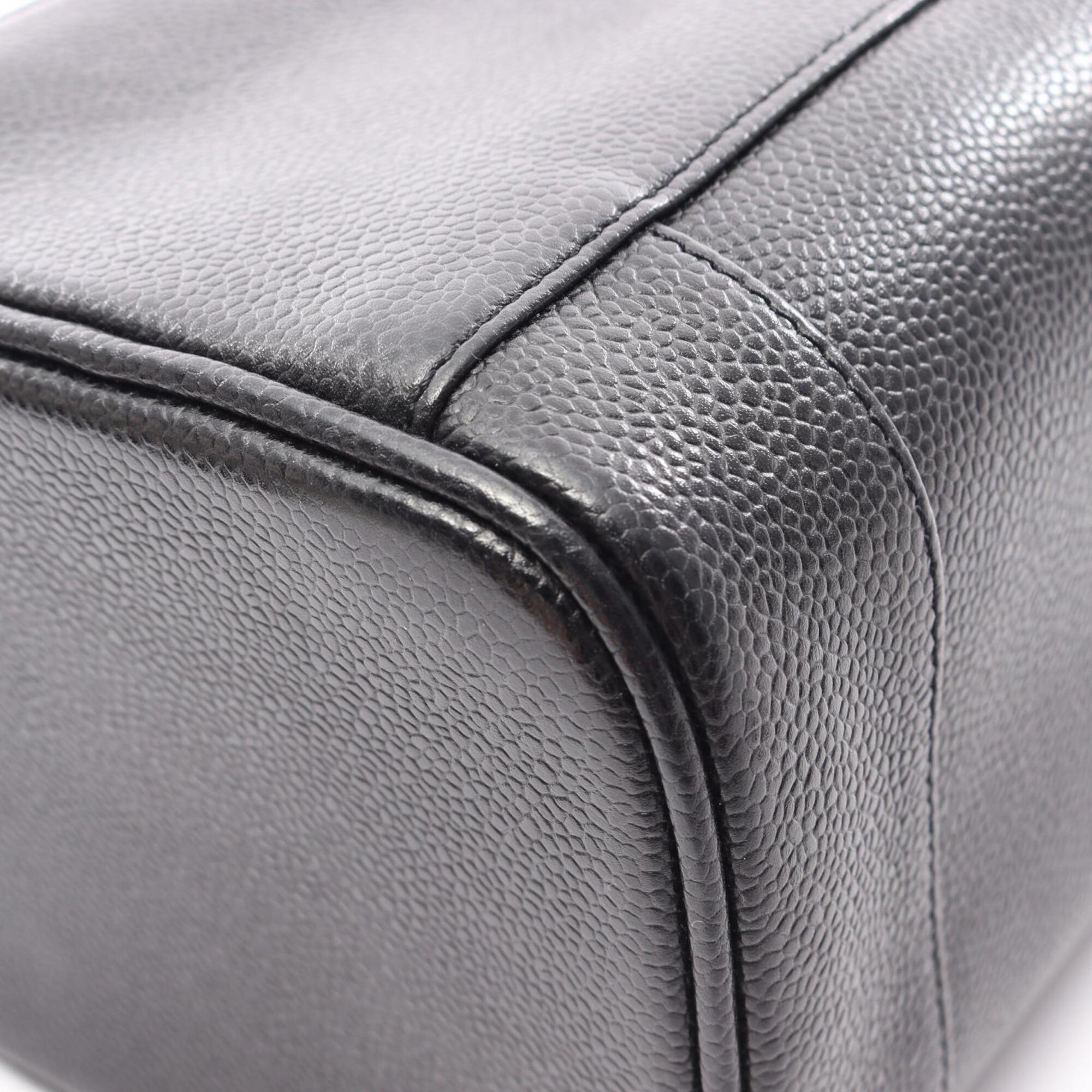 Chanel Black Grained Calfskin Handbag (Pre-Owned)