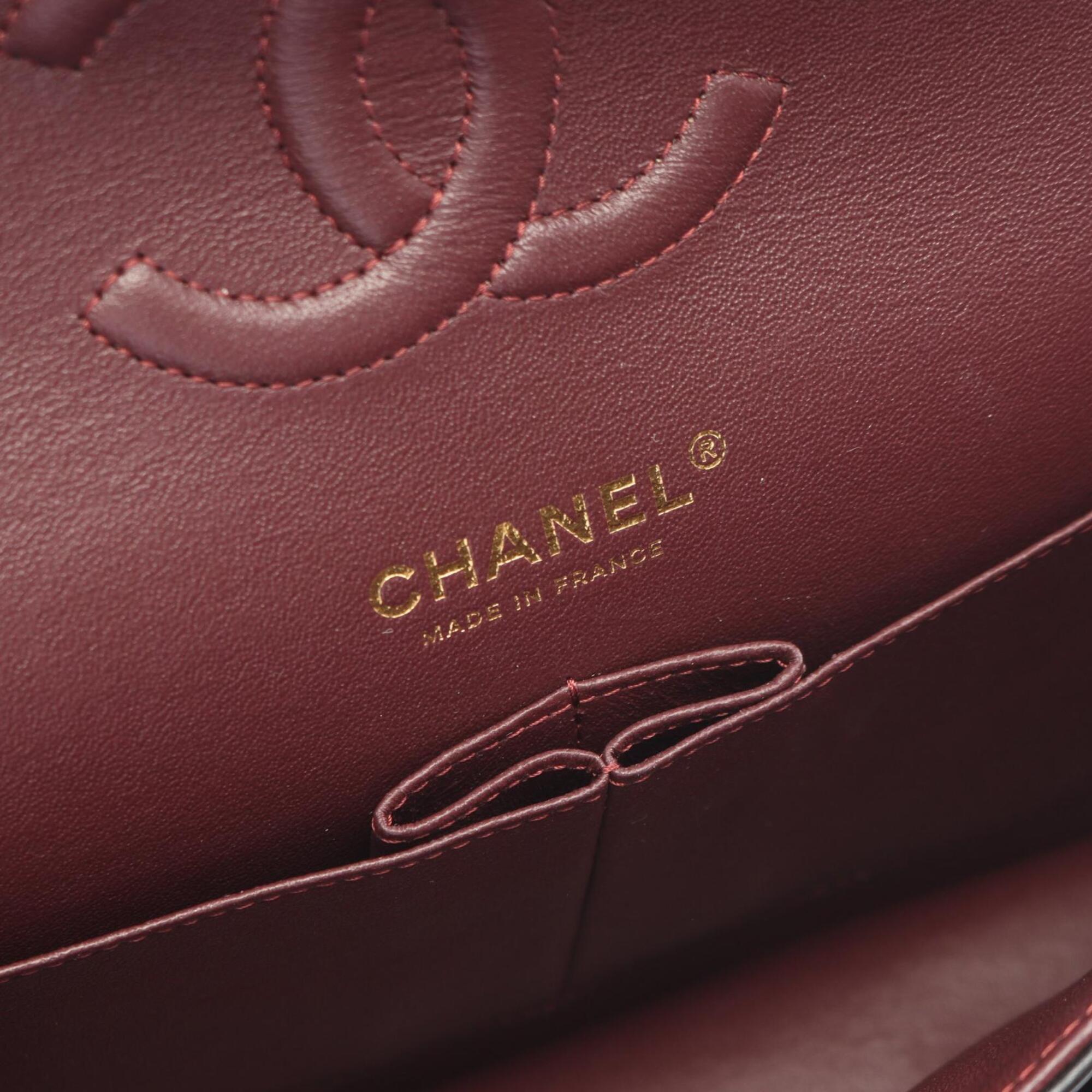 Chanel Black Leather Handbag Shoulder Bag (Pre-Owned)