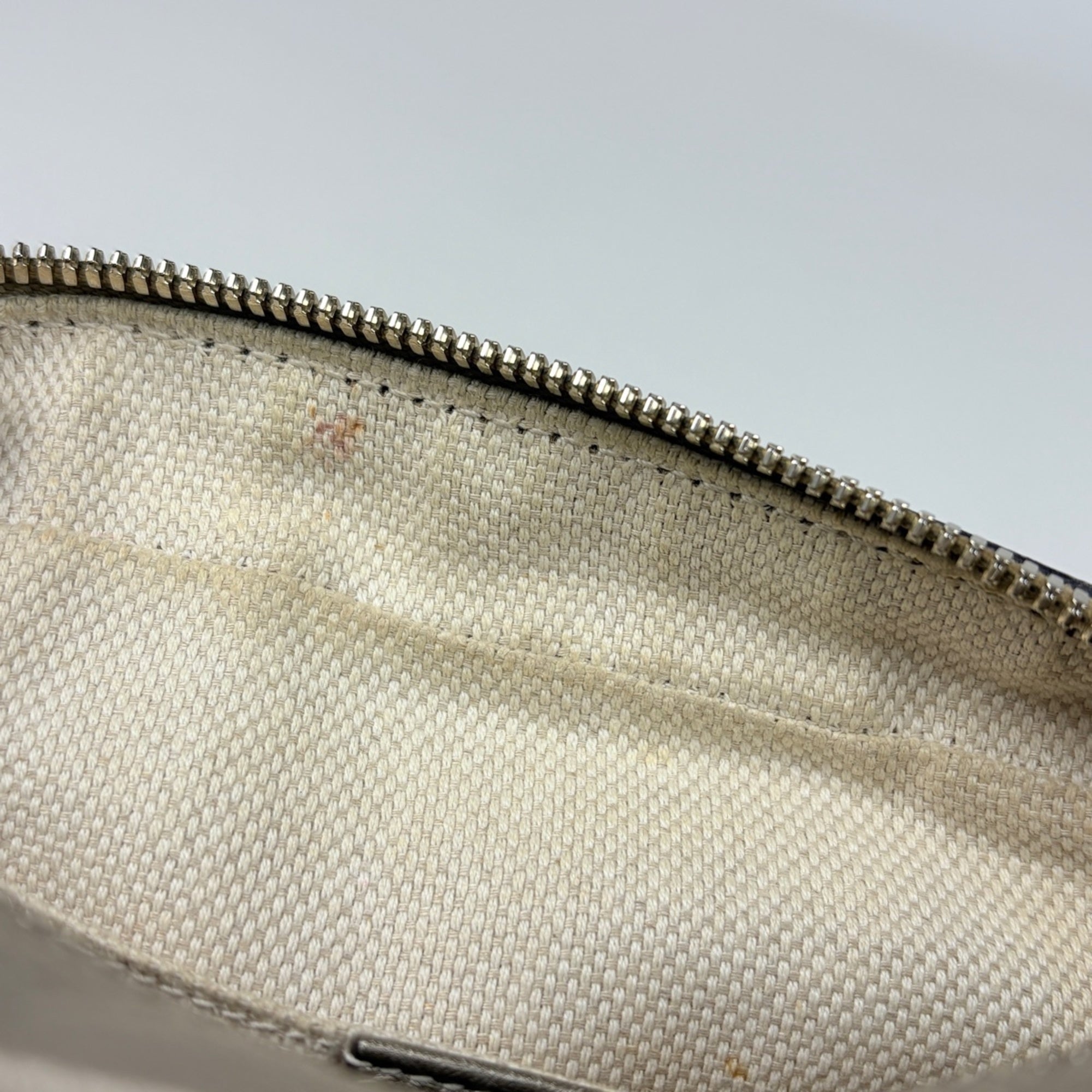 Gucci Gold Leather Shoulder Bag (Pre-Owned)