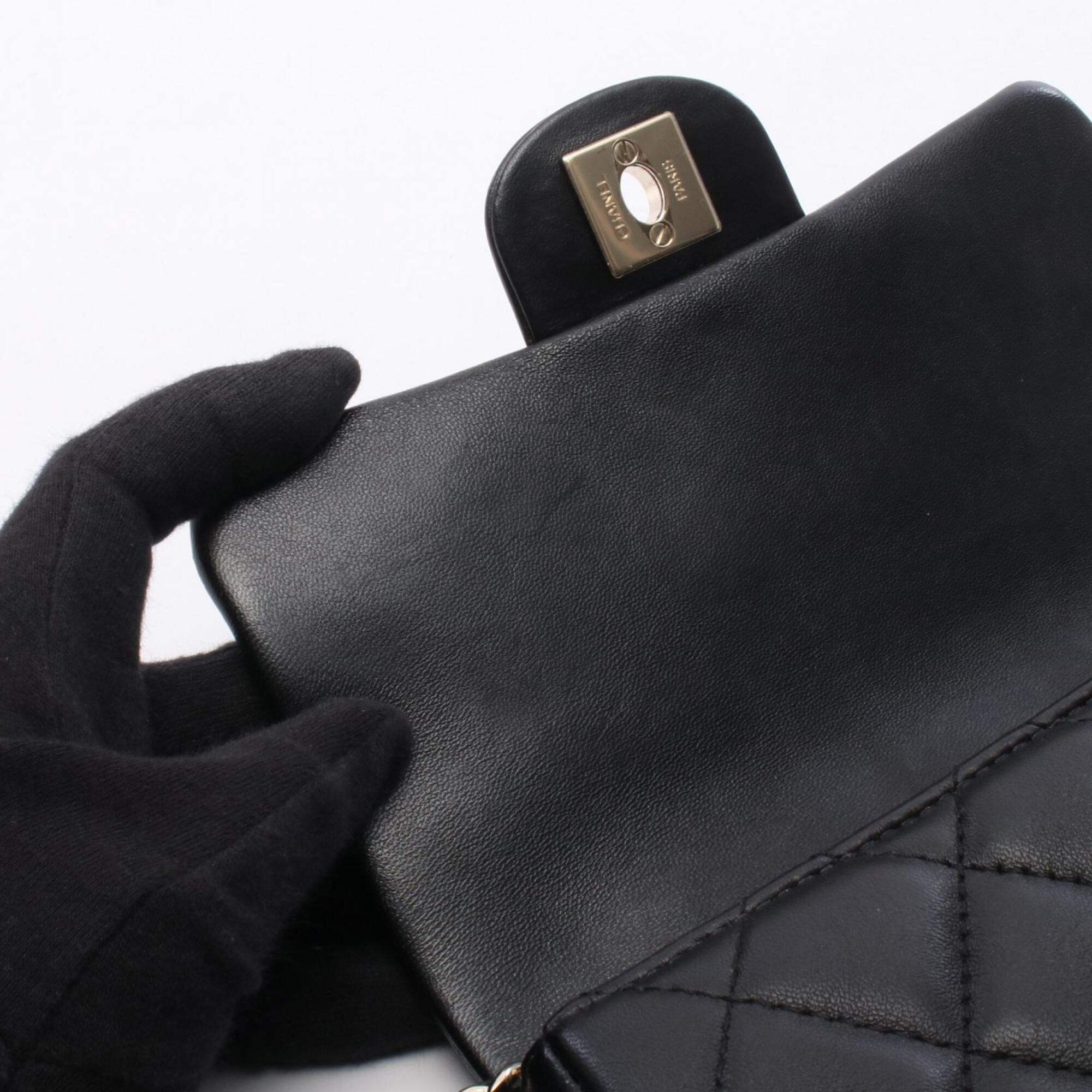 Chanel Matelasse Black Leather Handbag Shoulder Bag (Pre-Owned)
