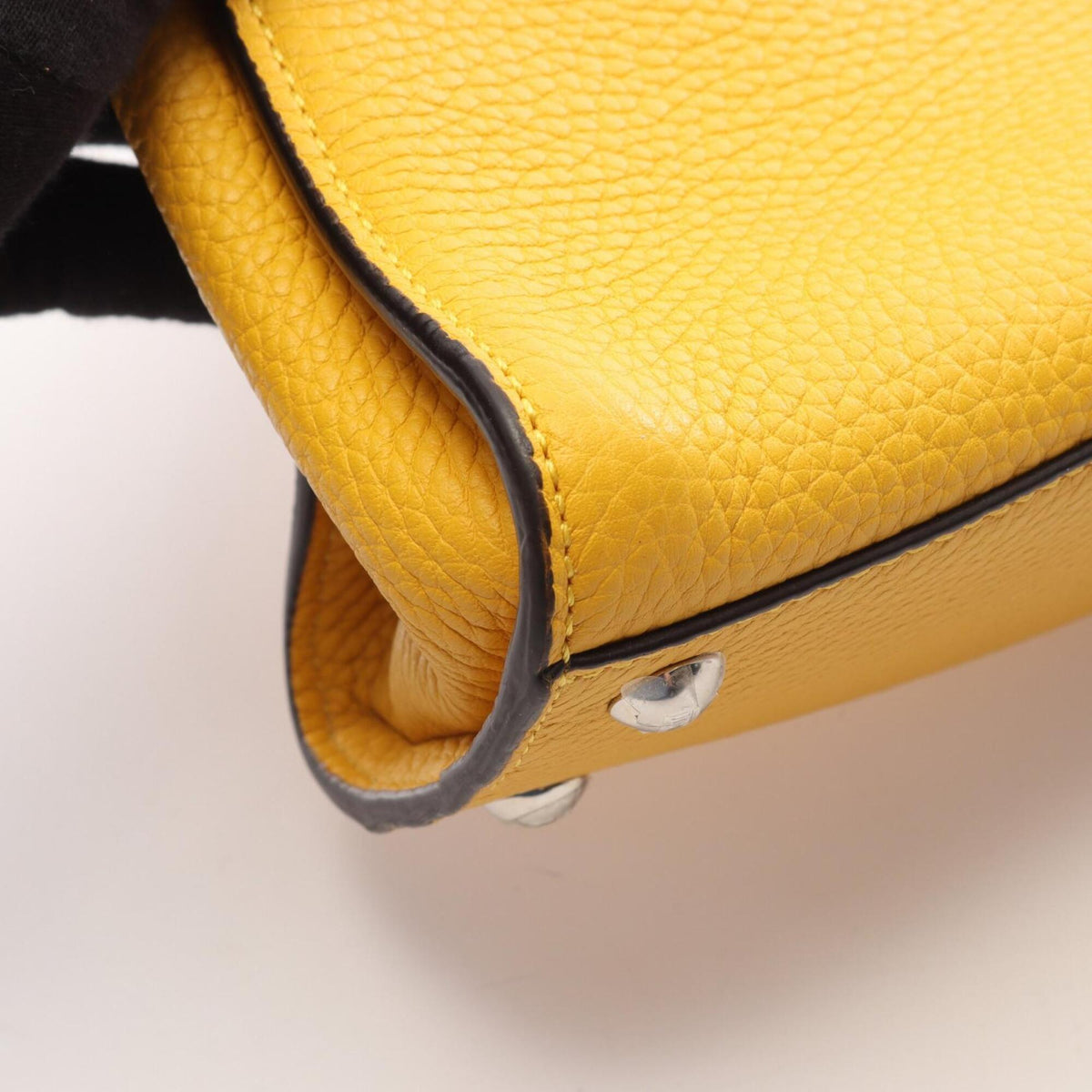 Fendi Selleria Yellow Leather Handbag (Pre-Owned)