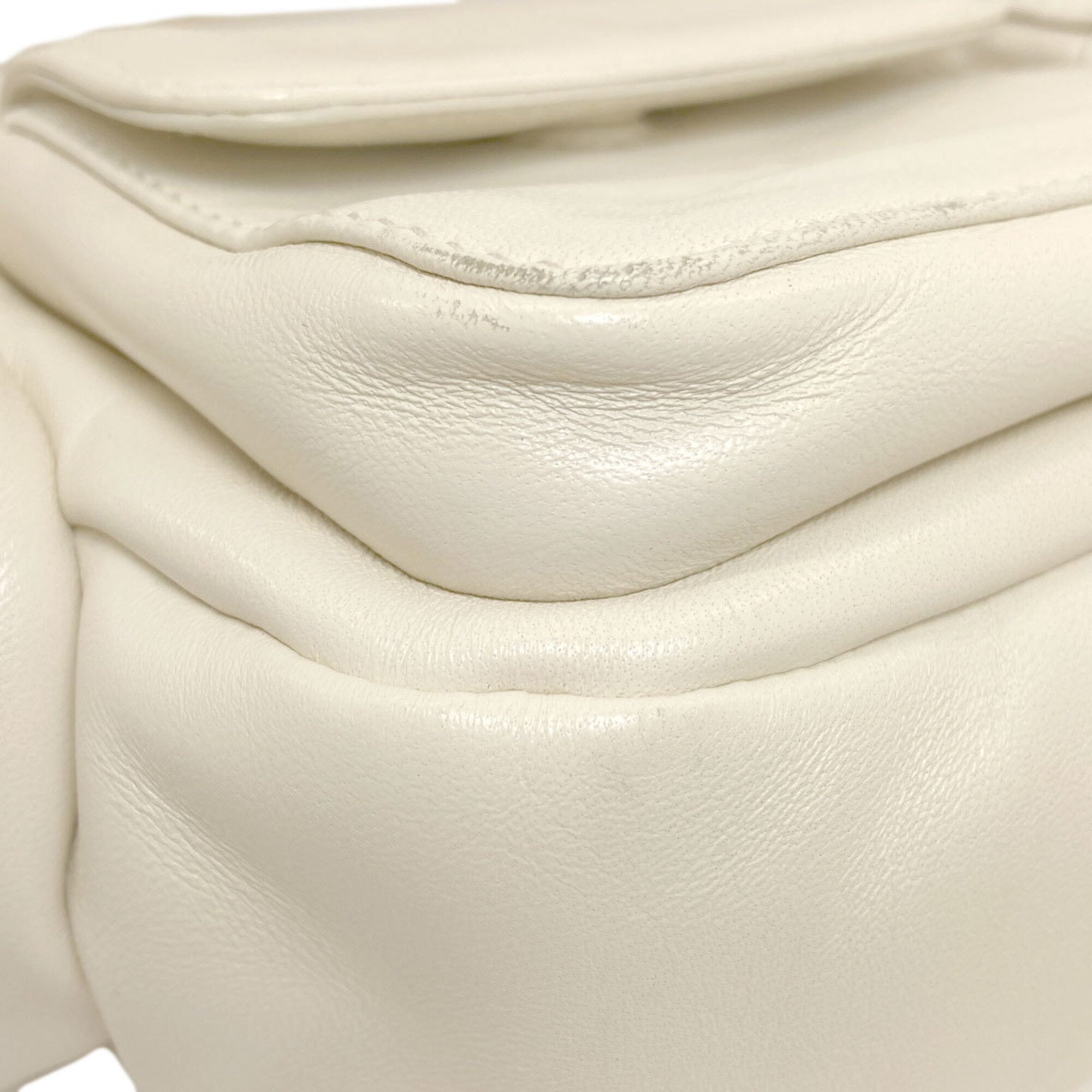 Miu Miu White Leather Handbag (Pre-Owned)