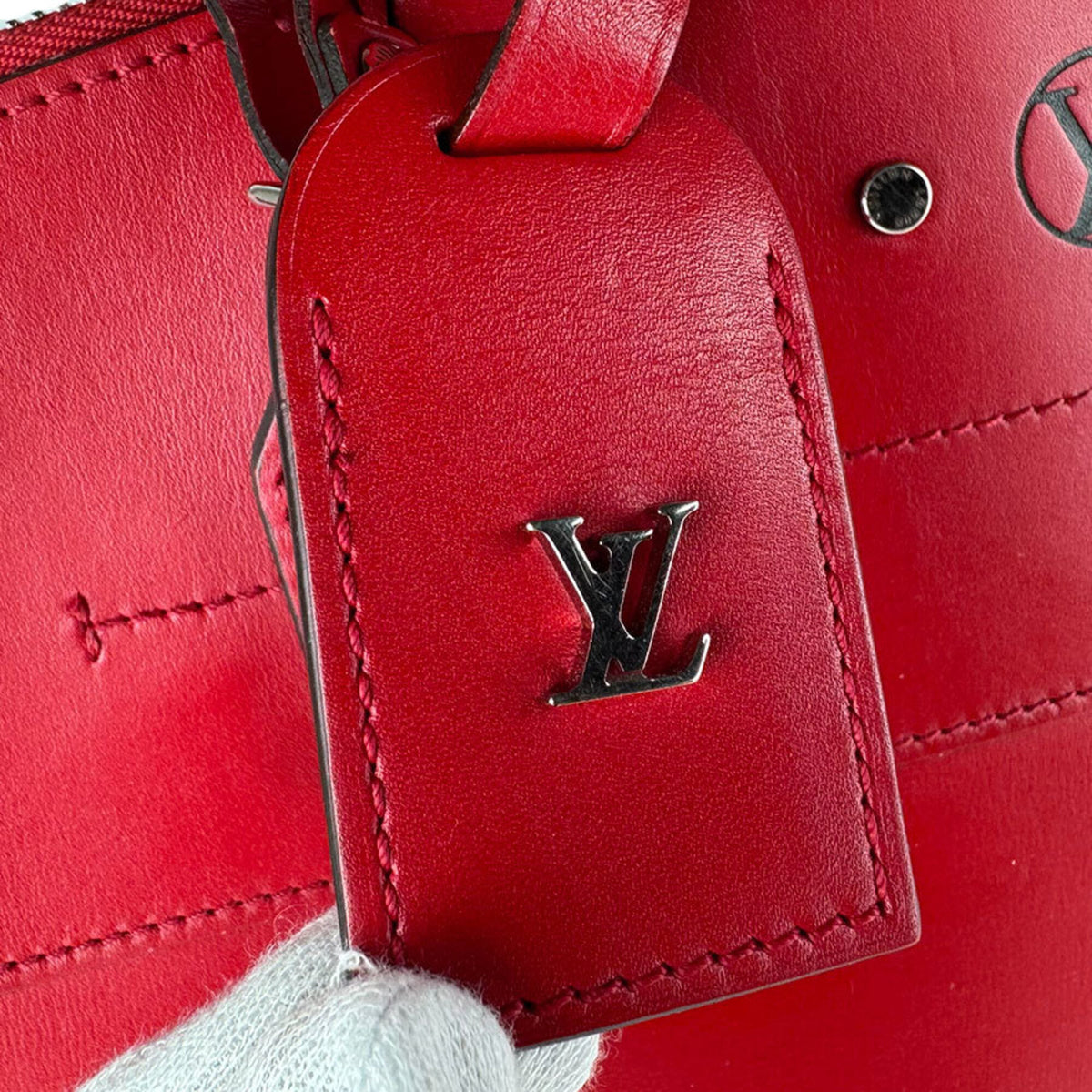 Louis Vuitton Red Color Leather Handbag Shoulder Bag (Pre-Owned)