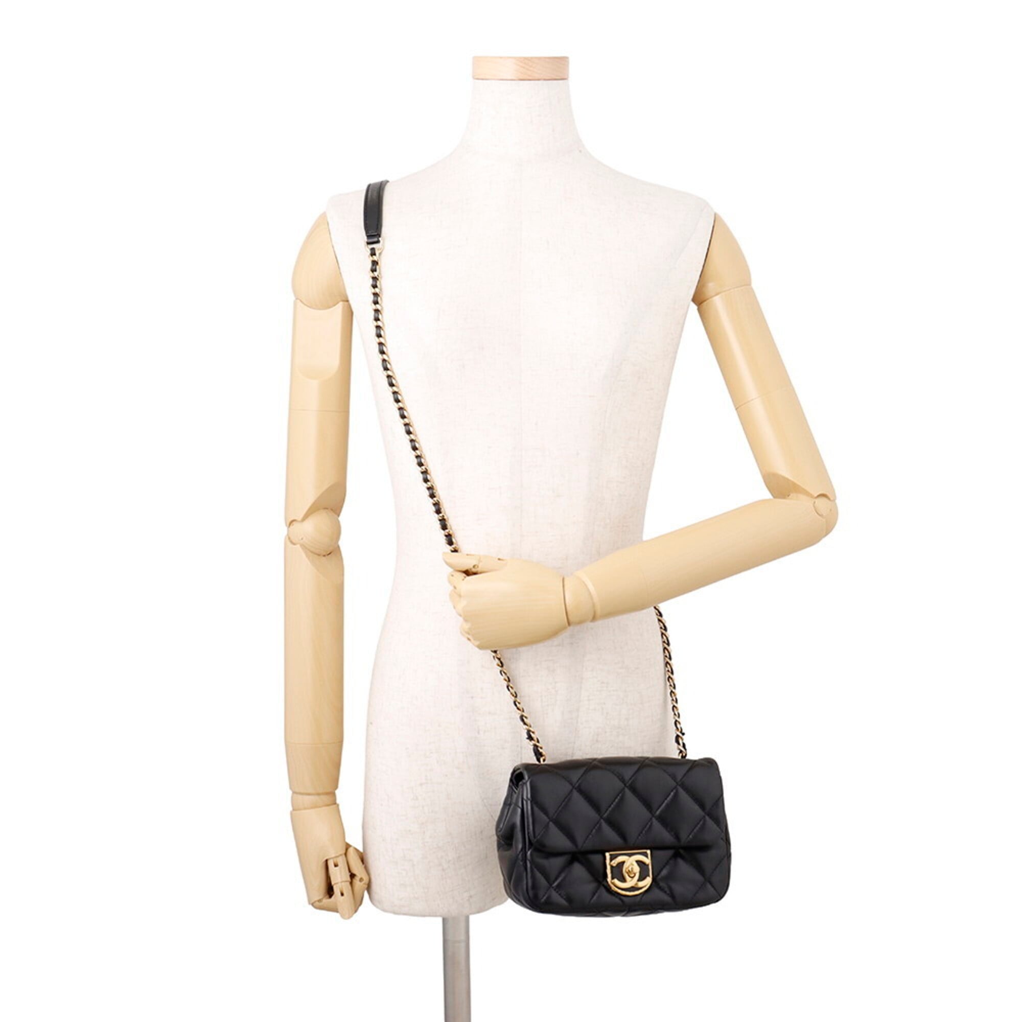 Chanel Black Handbag Shoulder Bag (Pre-Owned)