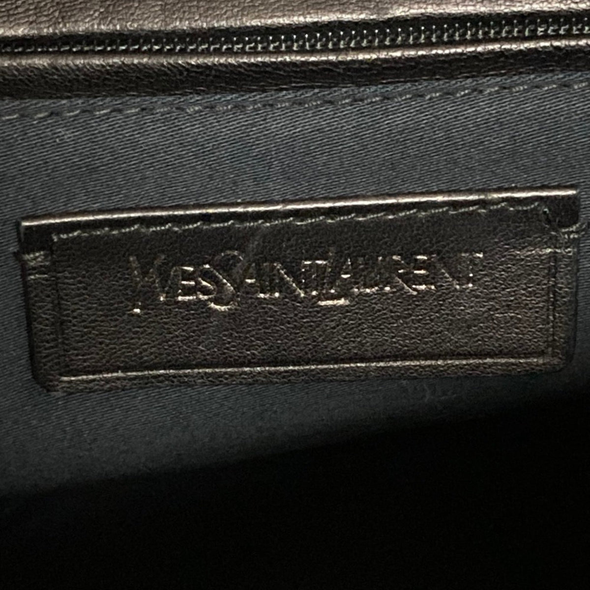 Yves Saint Laurent Black Handbag (Pre-Owned)