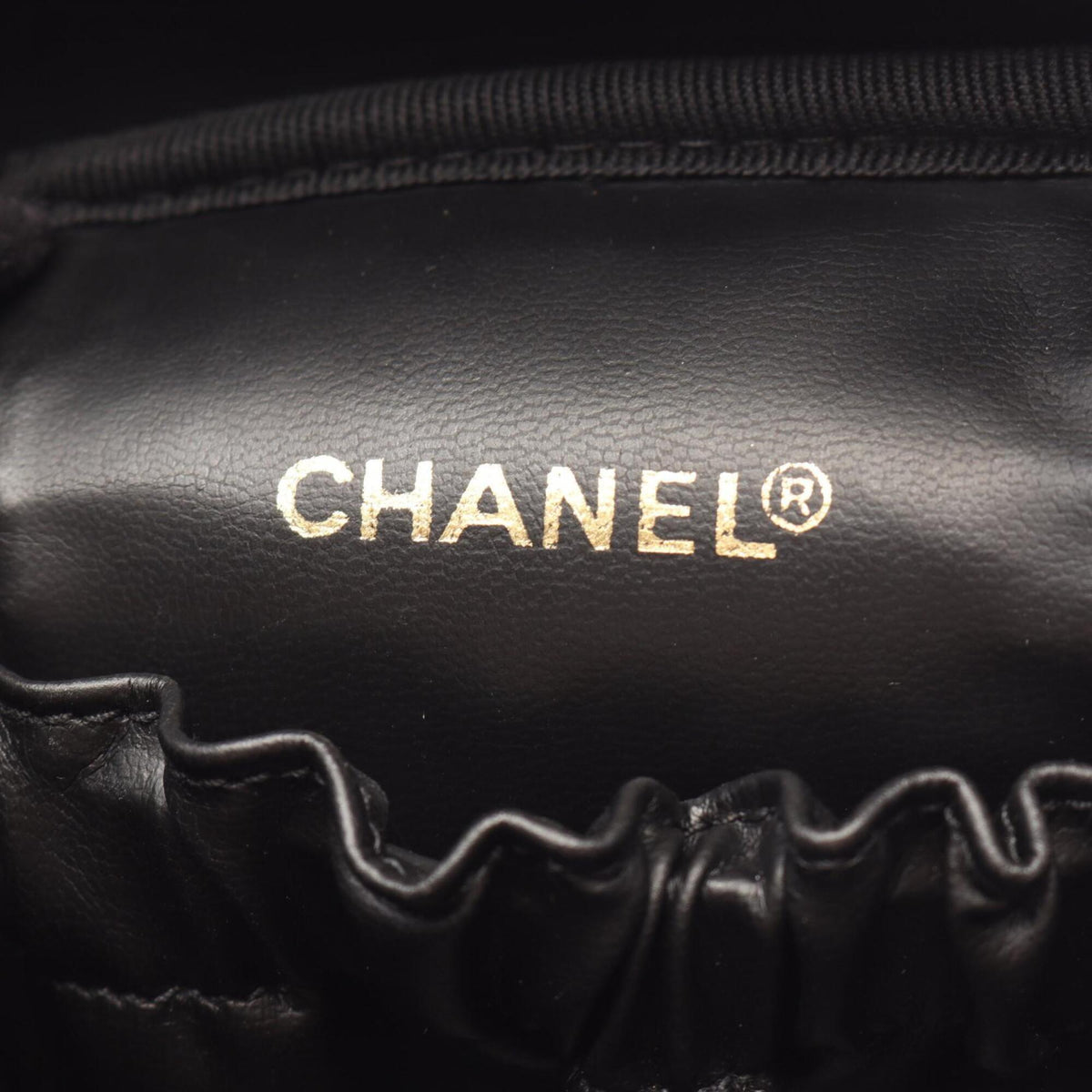 Chanel Black Leather Handbag (Pre-Owned)