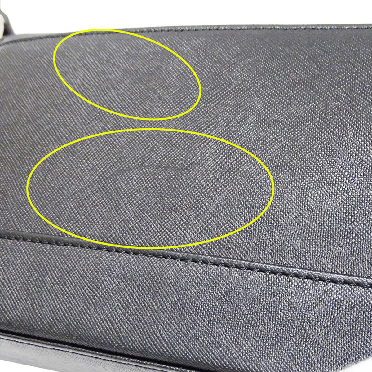 Burberry Black Leather Shoulder Bag (Pre-Owned)