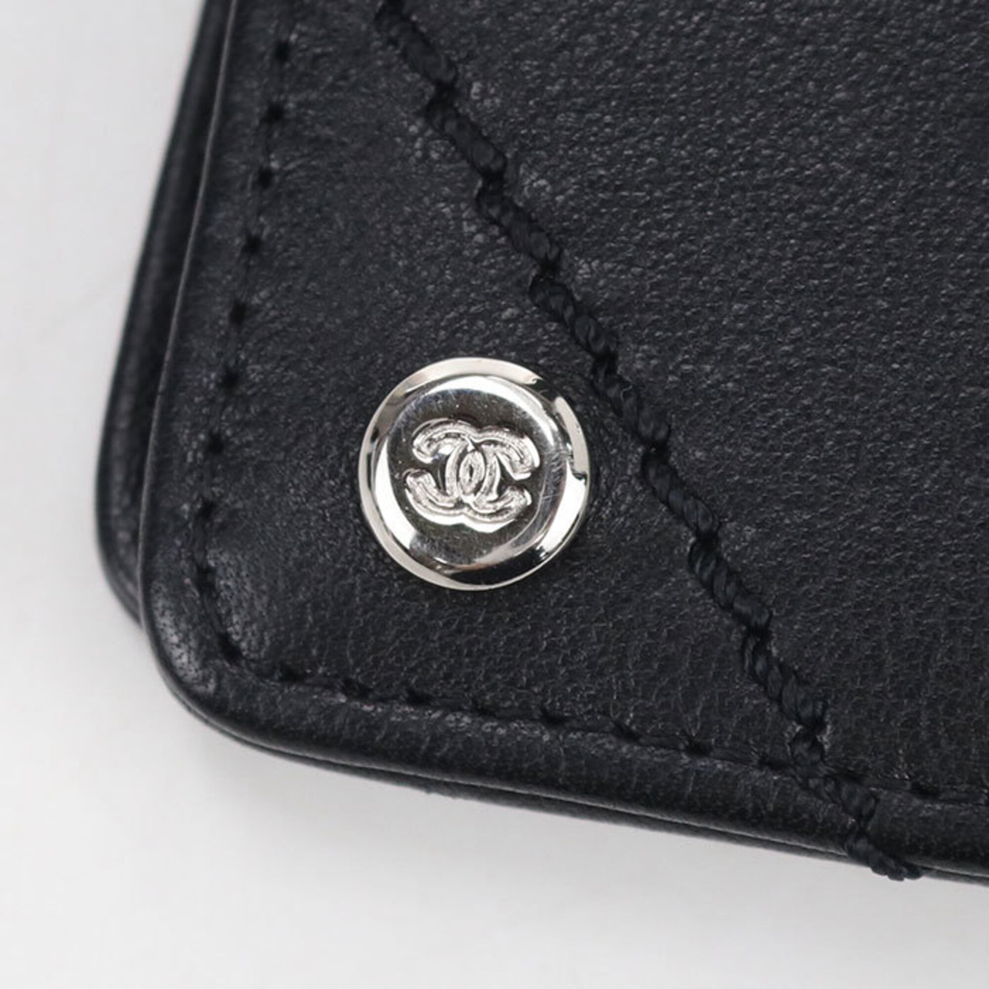 Chanel Black Leather Long Wallet (Bi-Fold) (Pre-Owned)