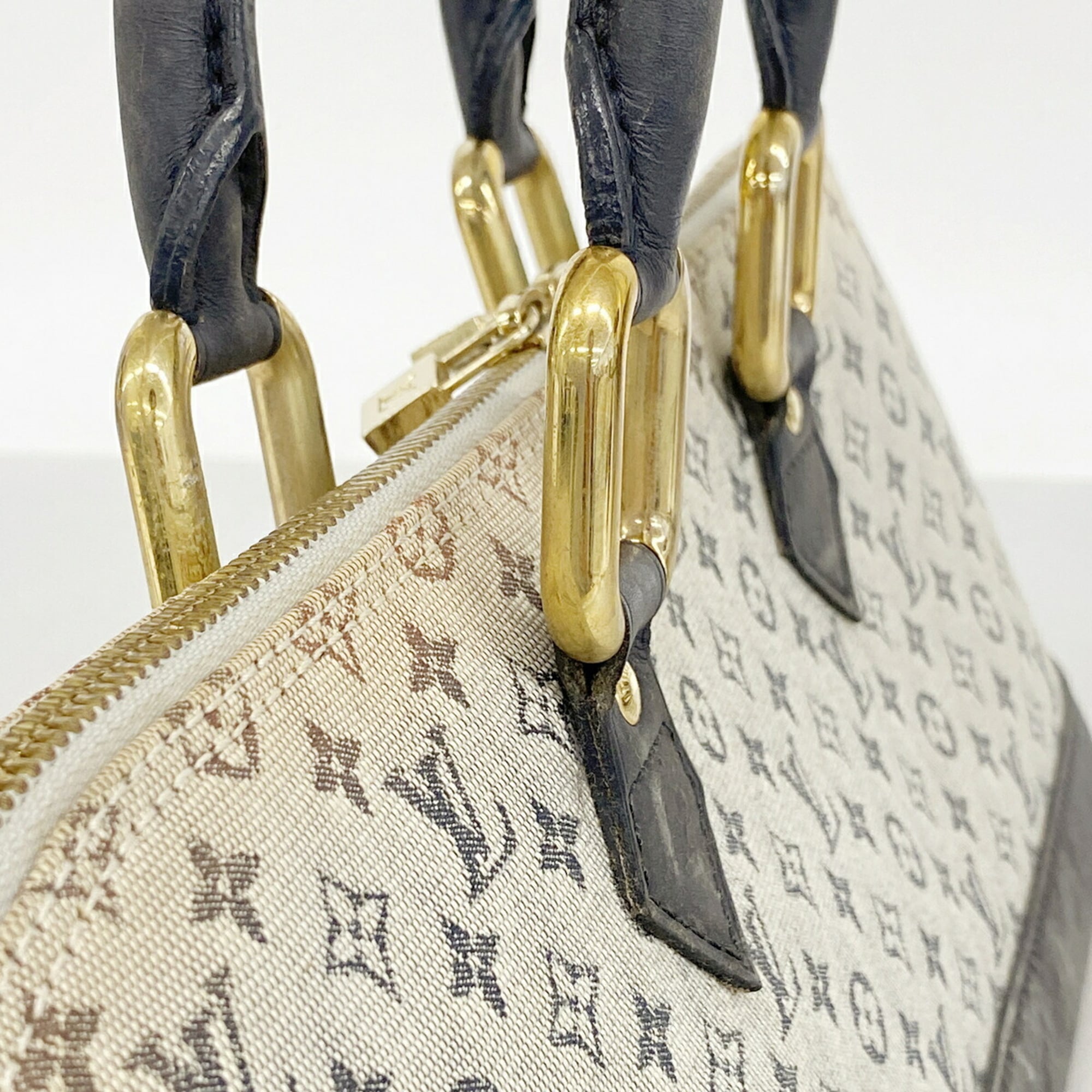 Louis Vuitton Blue Handbag (Pre-Owned)