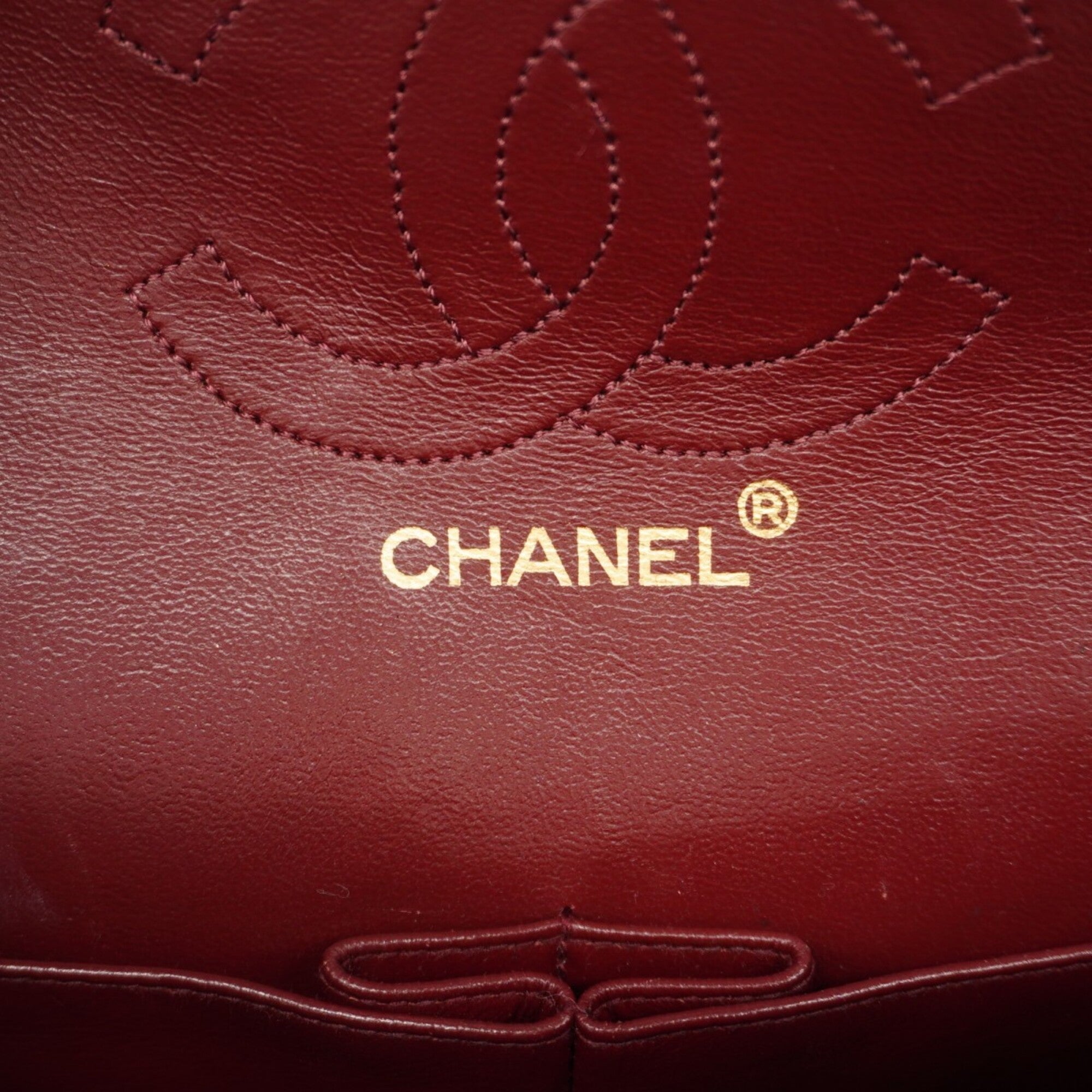 Chanel Black Leather Shoulder Bag (Pre-Owned)