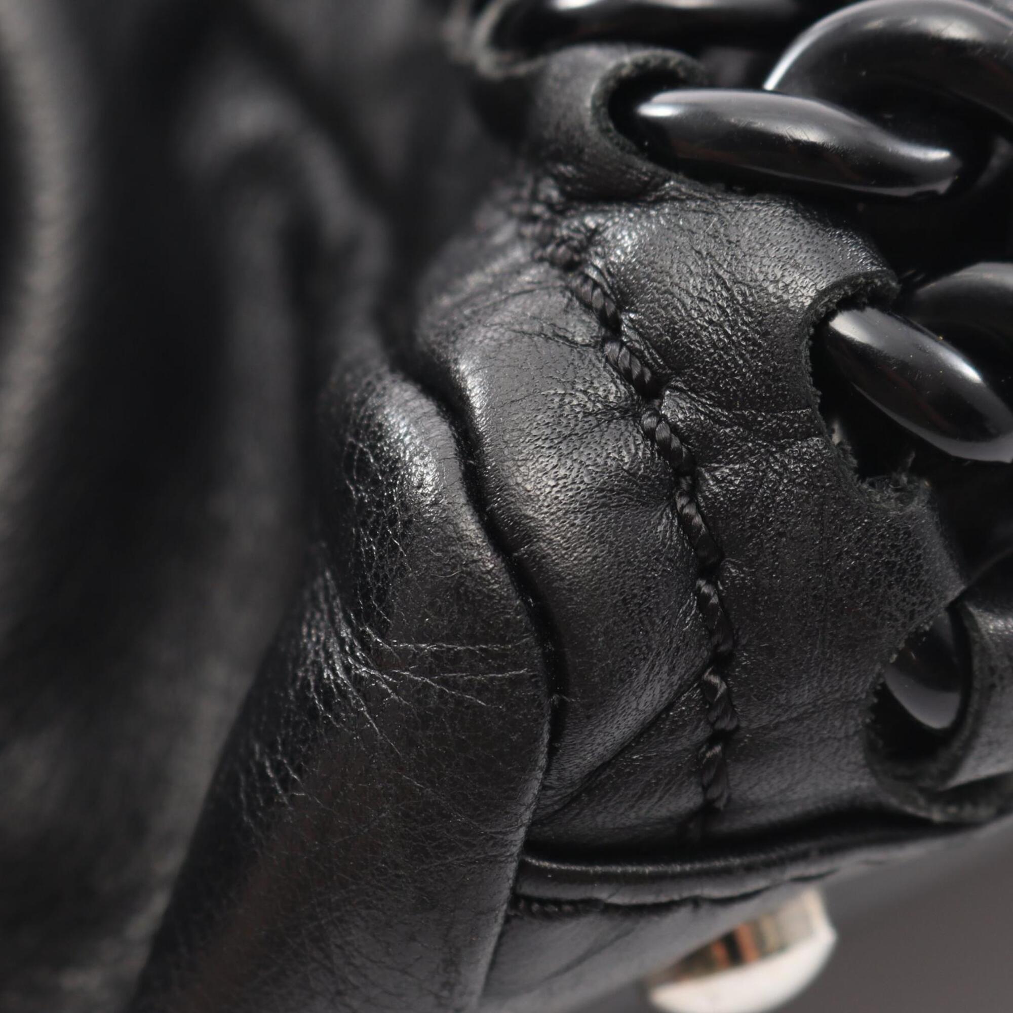 Chanel Black Leather Handbag Shoulder Bag (Pre-Owned)