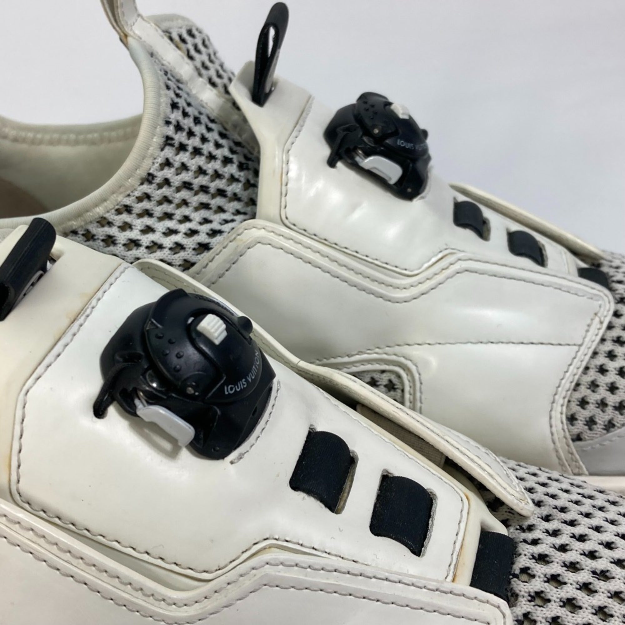 Louis Vuitton Black White Sneakers (Pre-Owned)