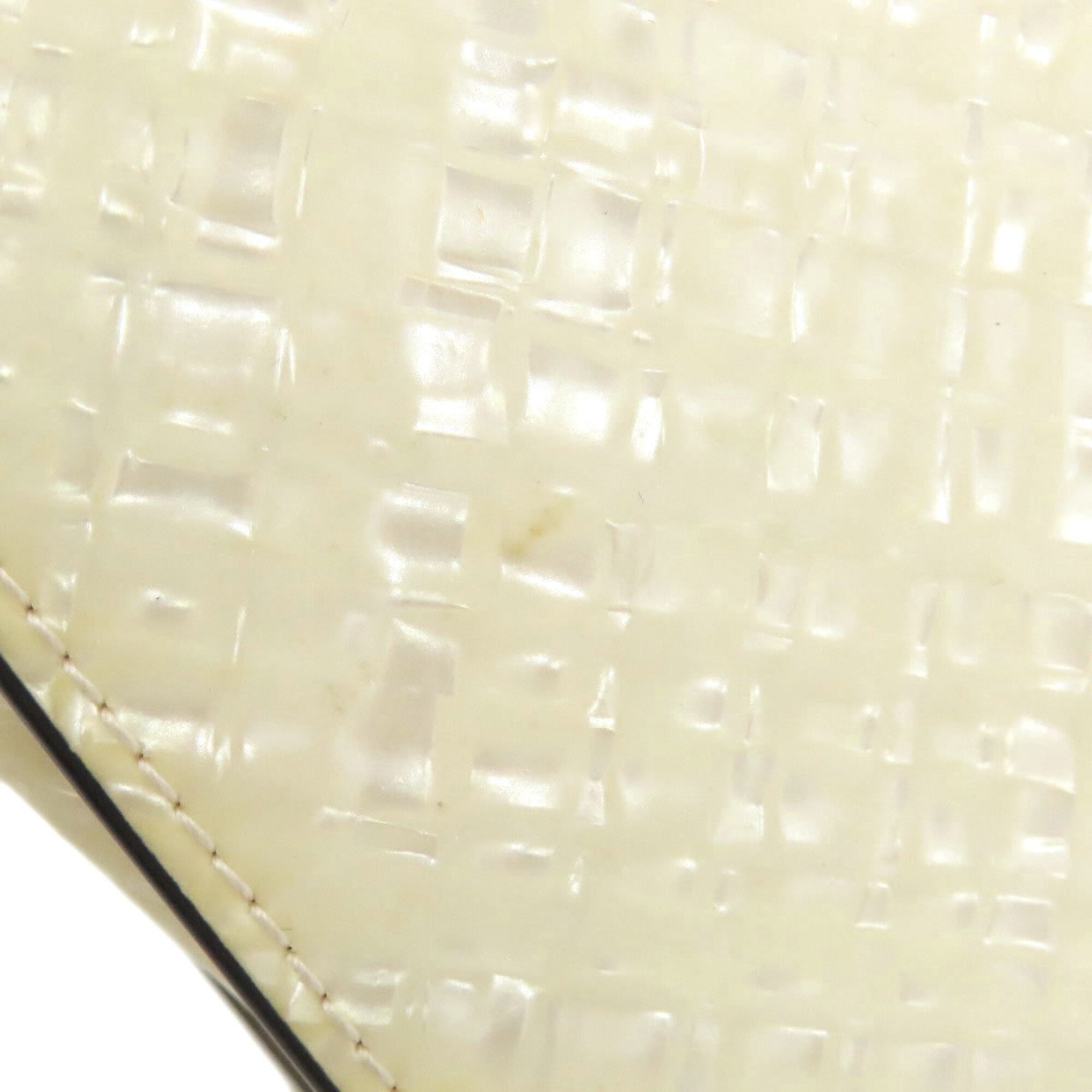 Christian Louboutin White Leather Shoulder Bag (Pre-Owned)