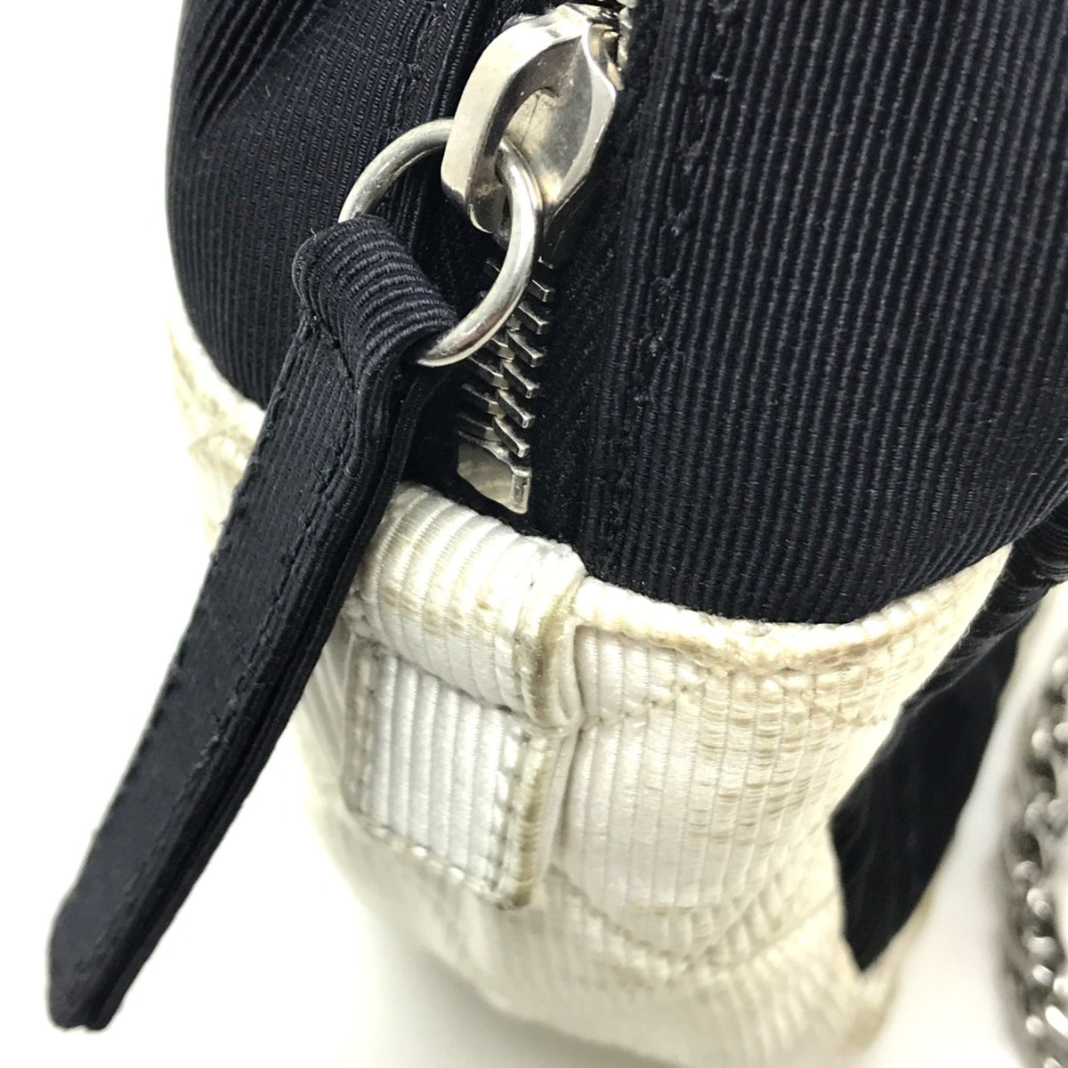 Chanel Black Cloth Shoulder Bag (Pre-Owned)