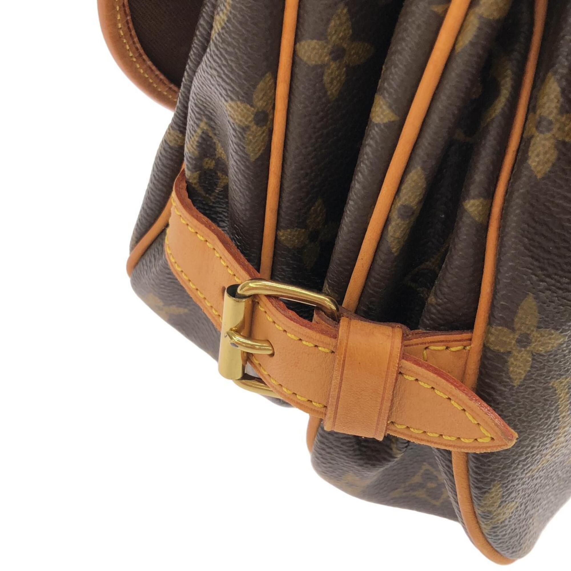 Louis Vuitton Marron Coated Canvas Shoulder Bag (Pre-Owned)