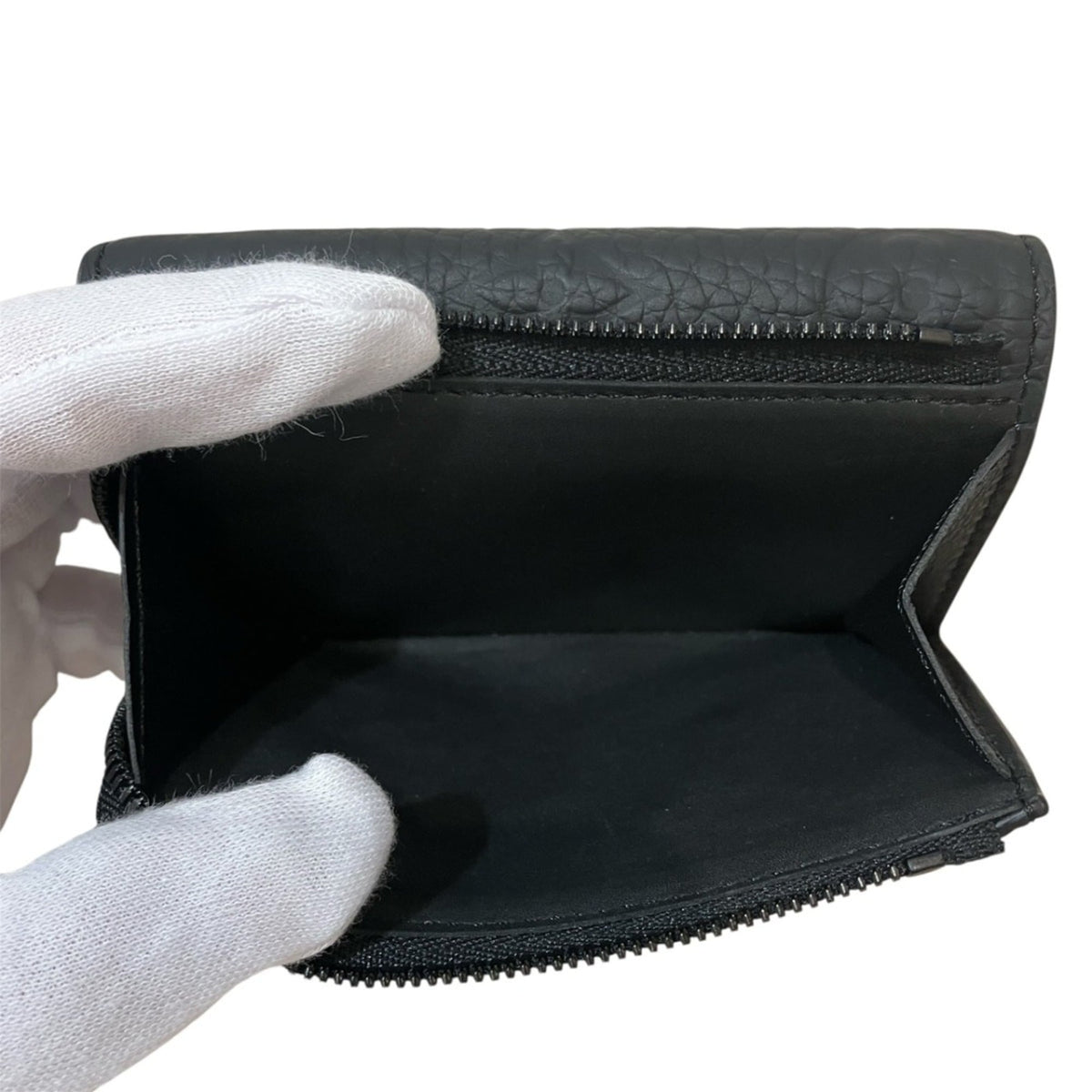 Louis Vuitton Black Wallet (Tri-Fold) (Pre-Owned)