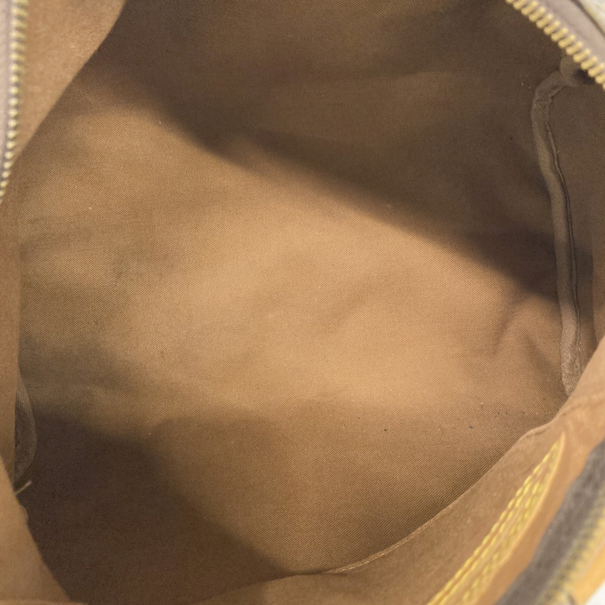 Louis Vuitton Brown Handbag (Pre-Owned)