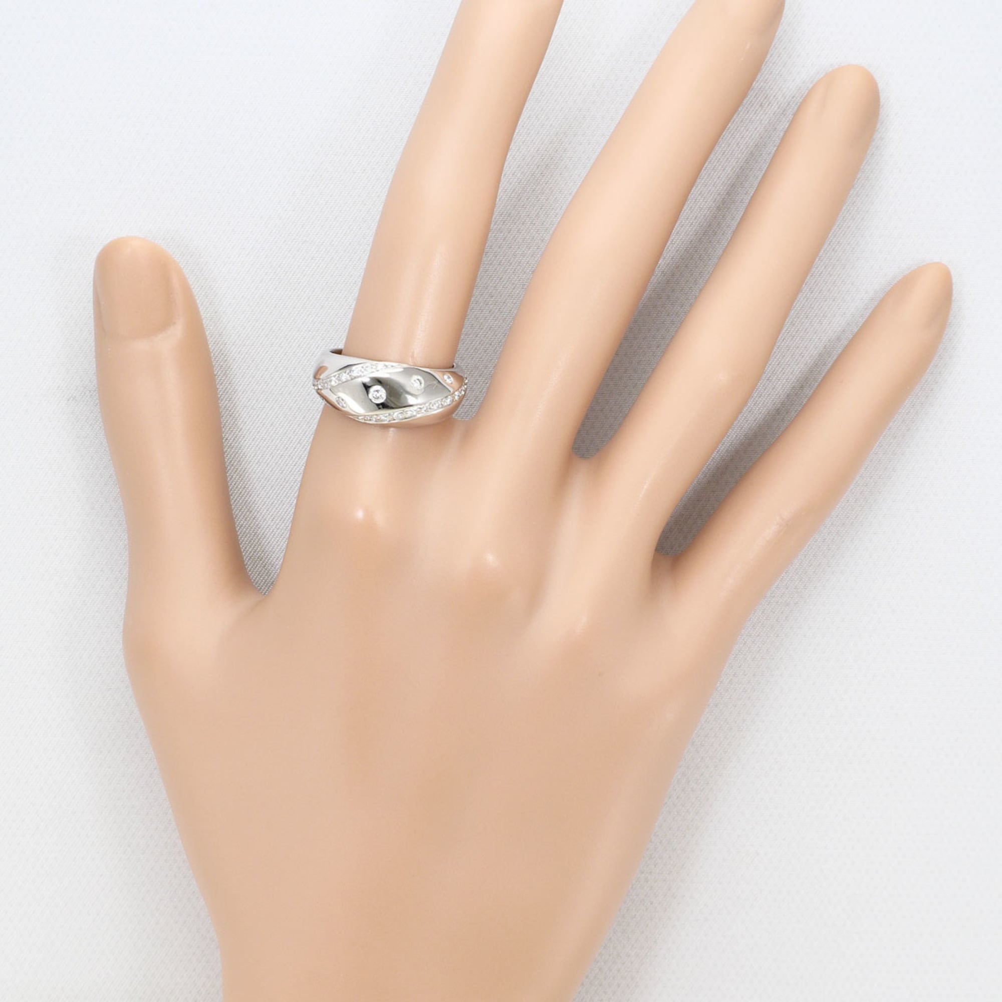 Unbranded White Gold White Gold (18K) Band Ring (Pre-Owned)