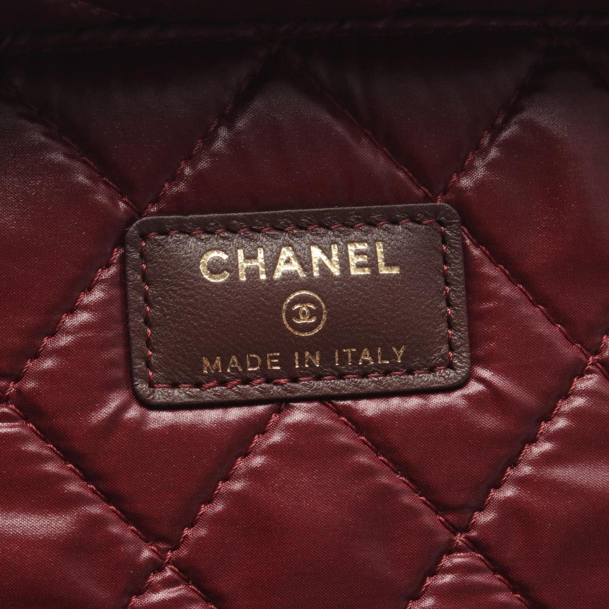 Chanel Black Leather Handbag (Pre-Owned)