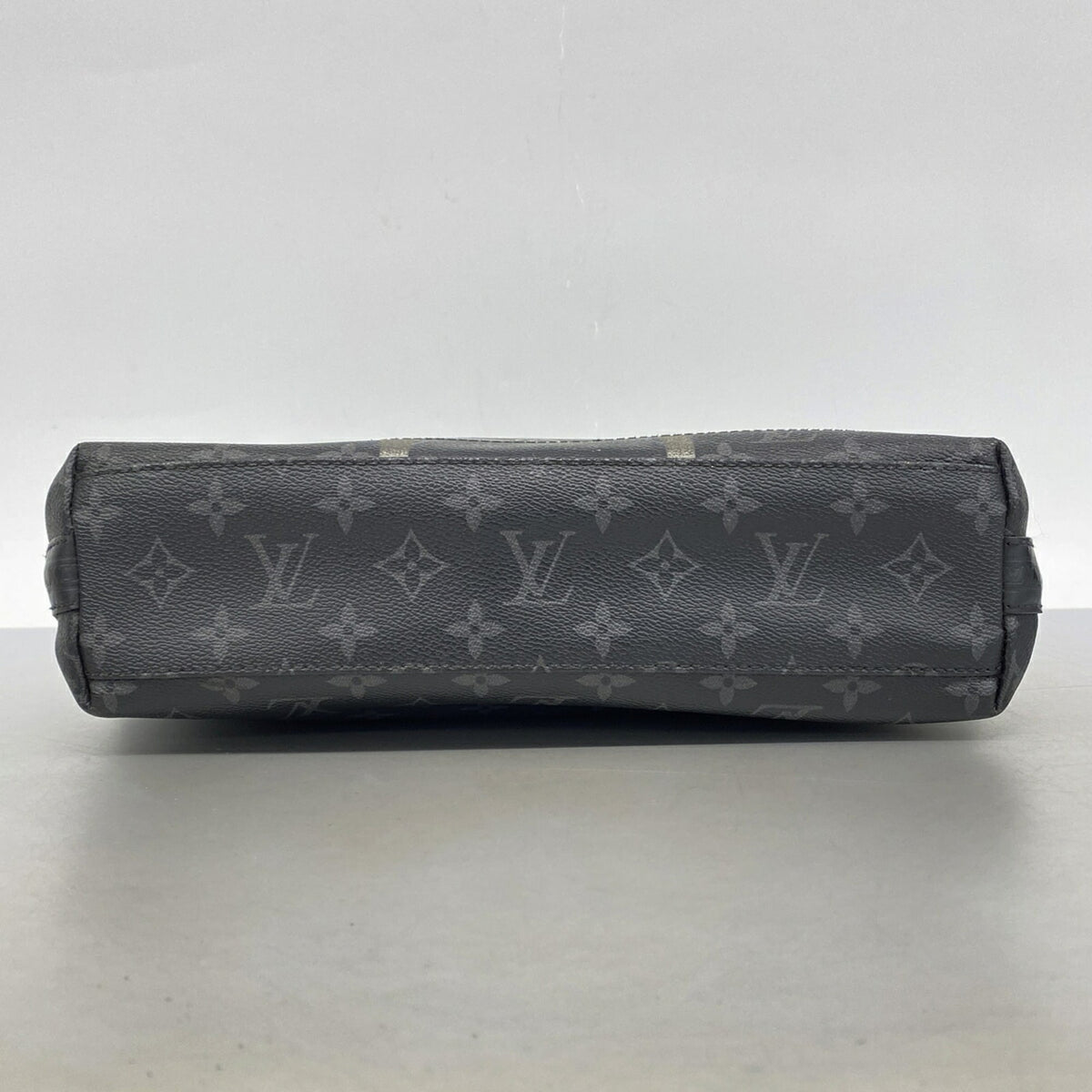 Louis Vuitton Black Shoulder Bag (Pre-Owned)