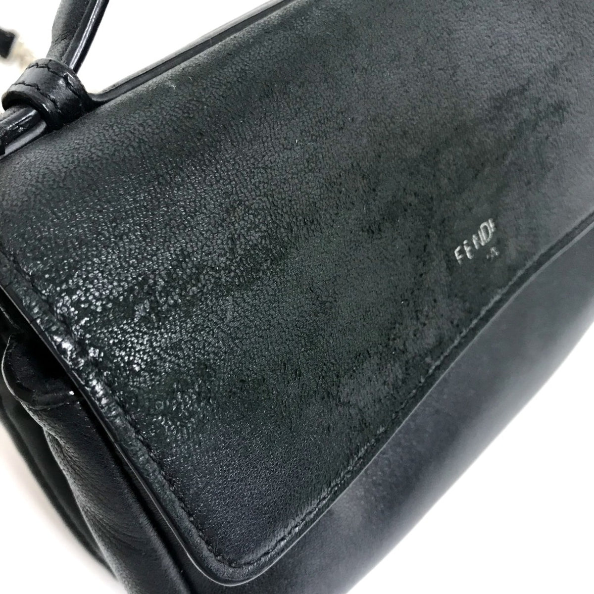 Fendi Black Leather Shoulder Bag (Pre-Owned)