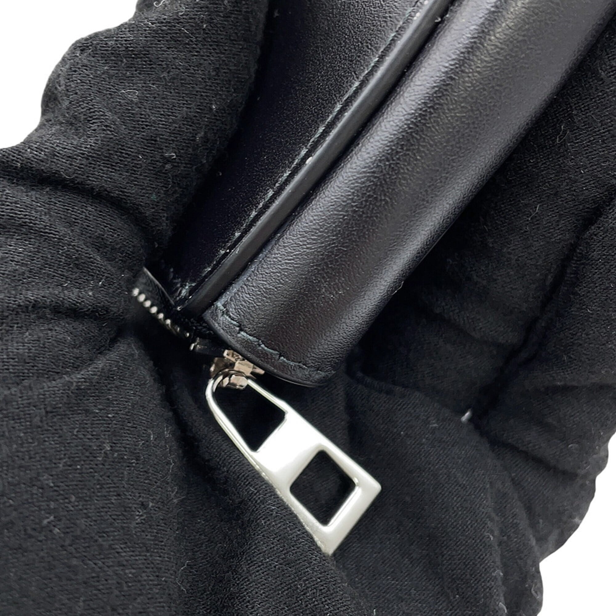 Loewe Black Leather Handbag Shoulder Bag (Pre-Owned)