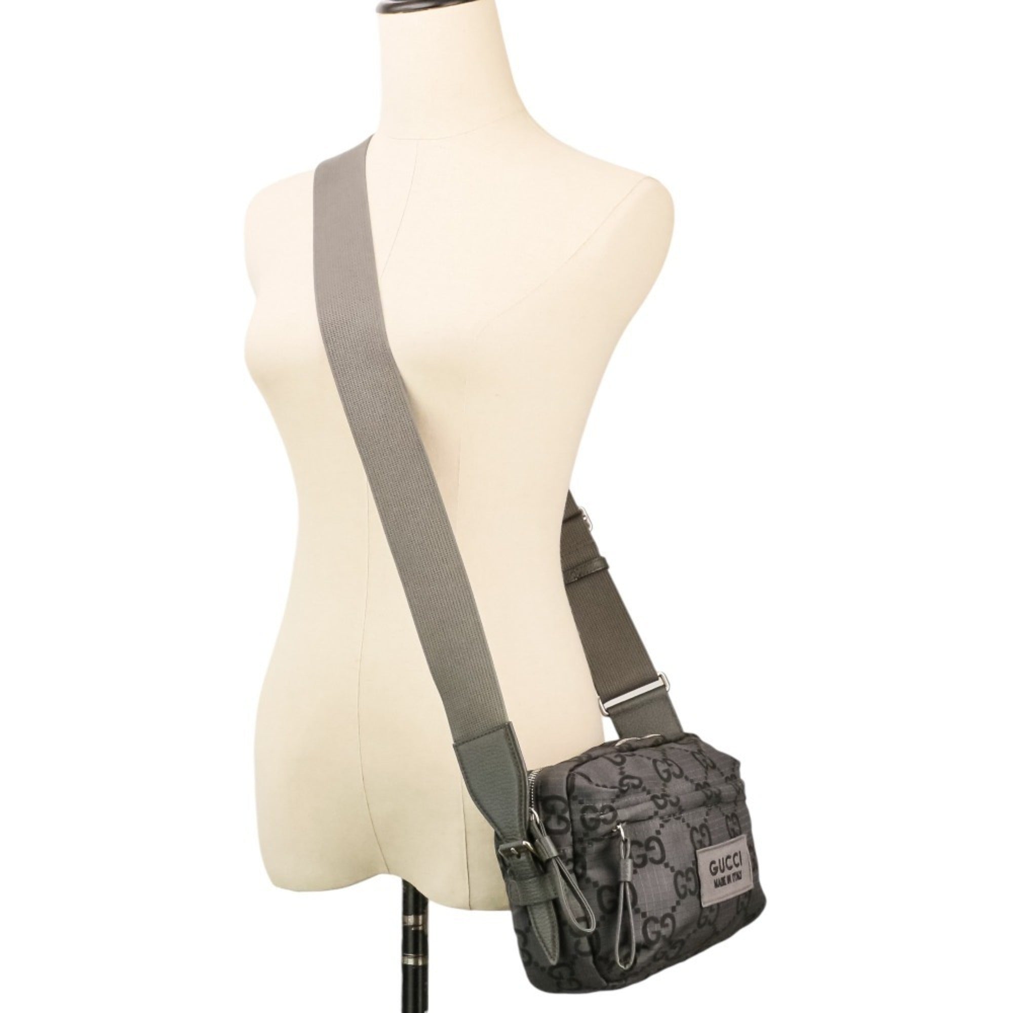 Gucci Gray Polyester Shoulder Bag (Pre-Owned)