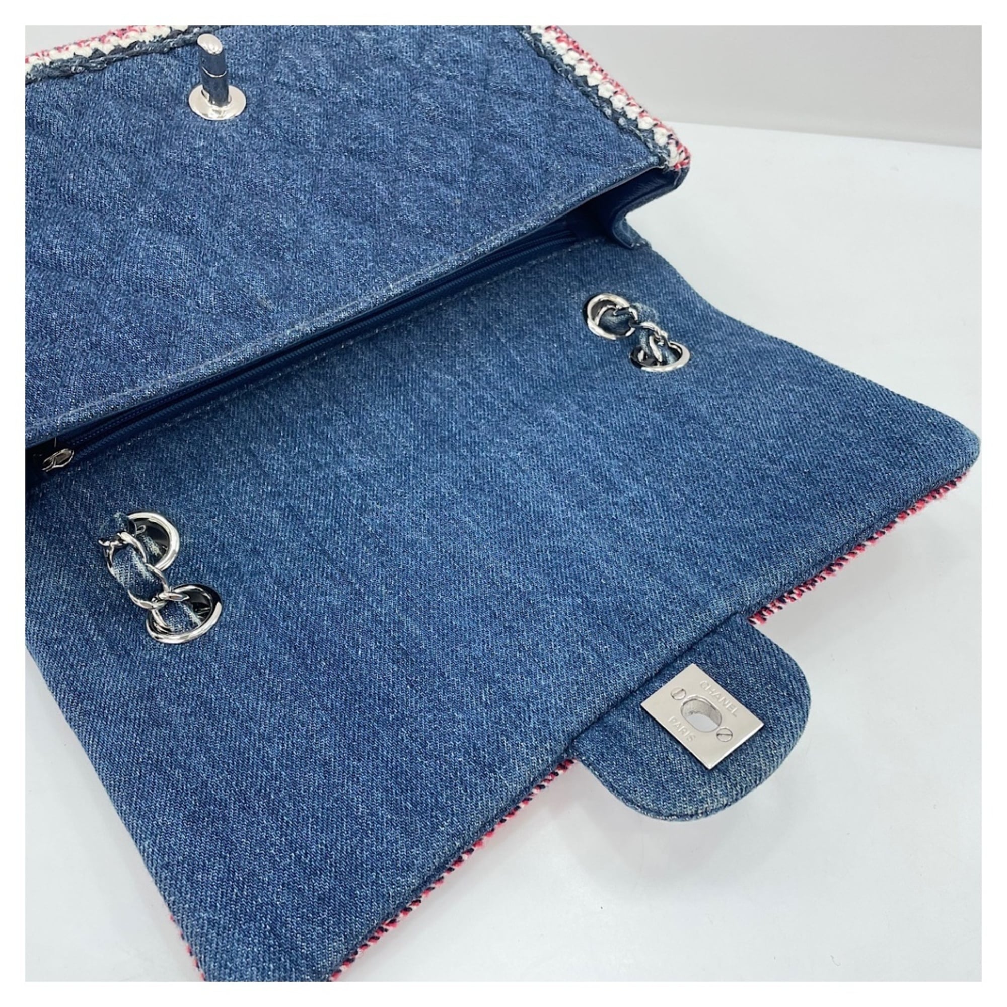 Chanel Matelasse Navy Shoulder Bag (Pre-Owned)