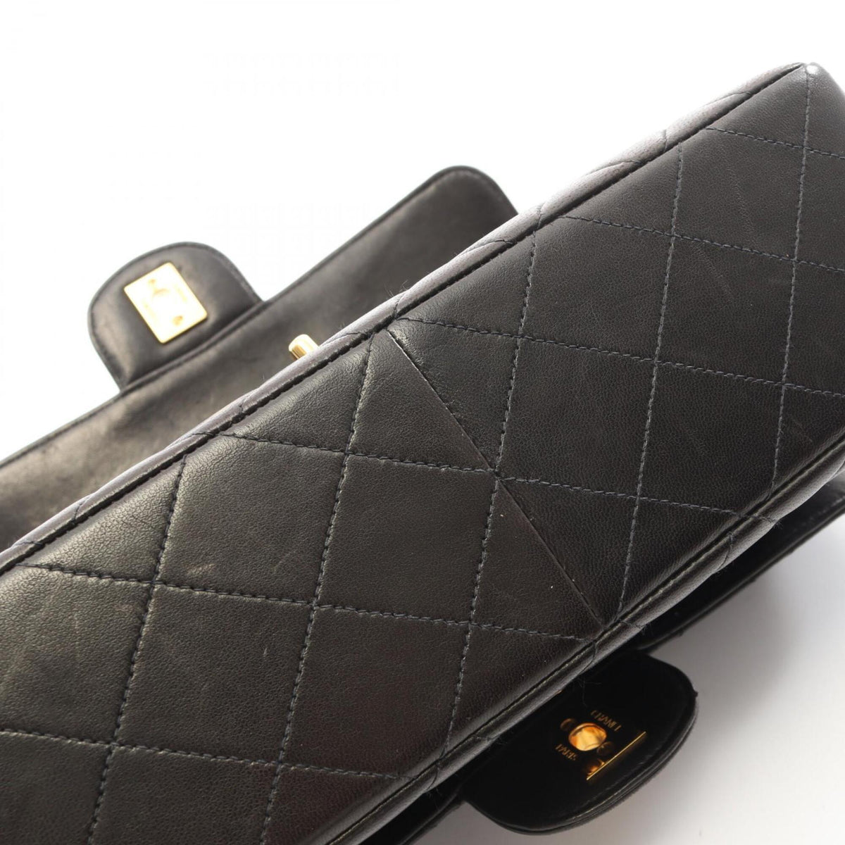 Chanel Black Leather Handbag (Pre-Owned)