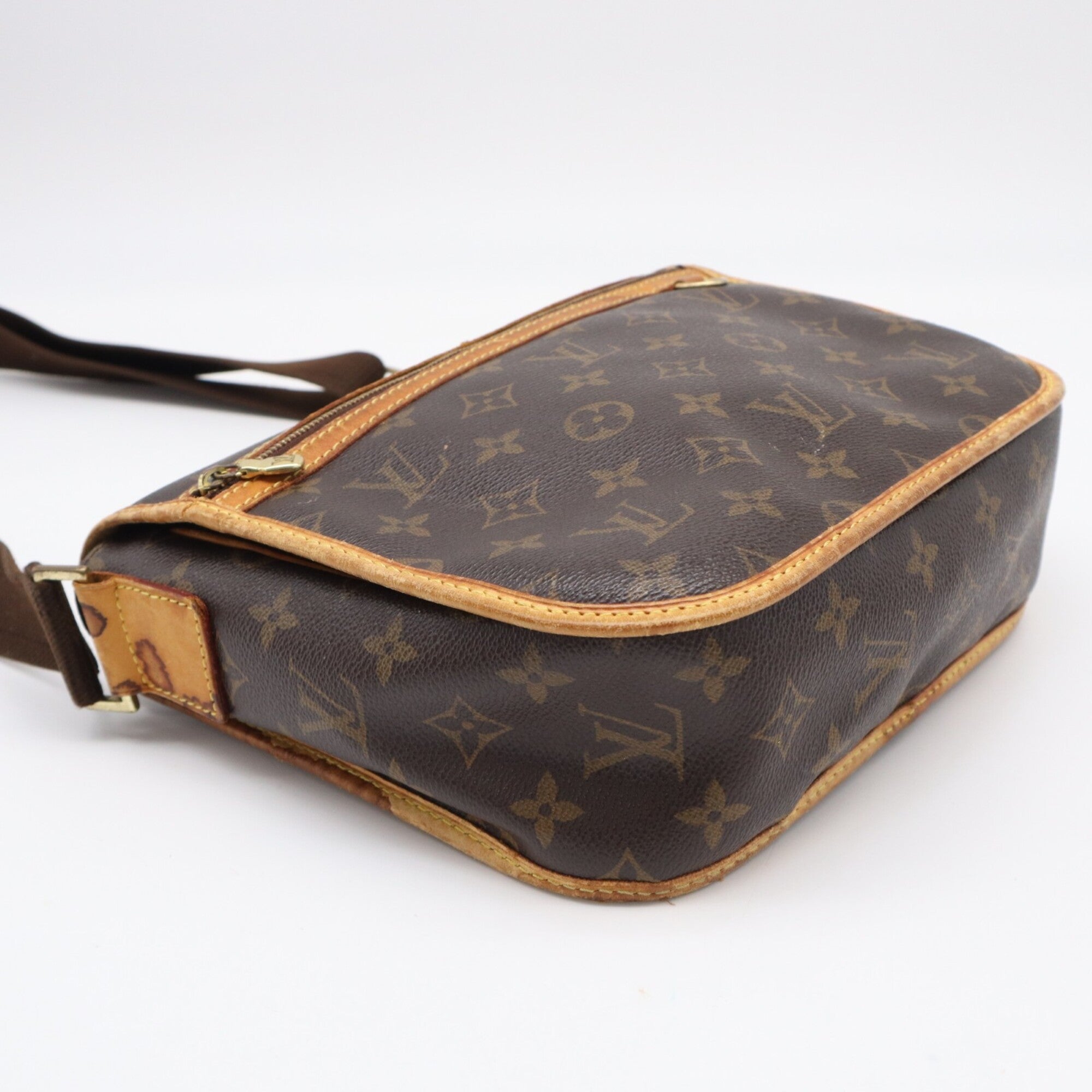 Louis Vuitton Beige Brown Monogram Shoulder Bag (Pre-Owned)