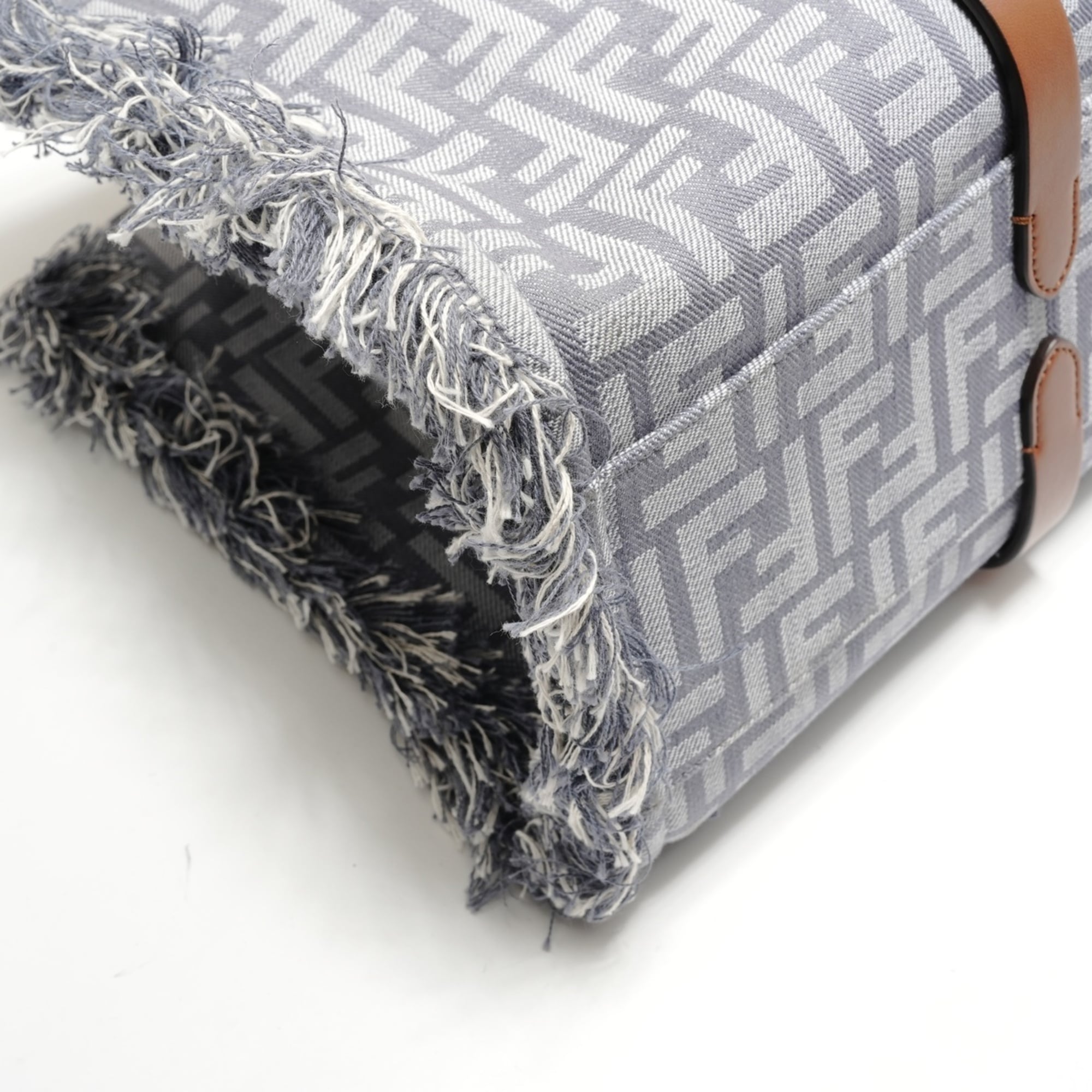 Fendi Gray Denim Tote Bag (Pre-Owned)