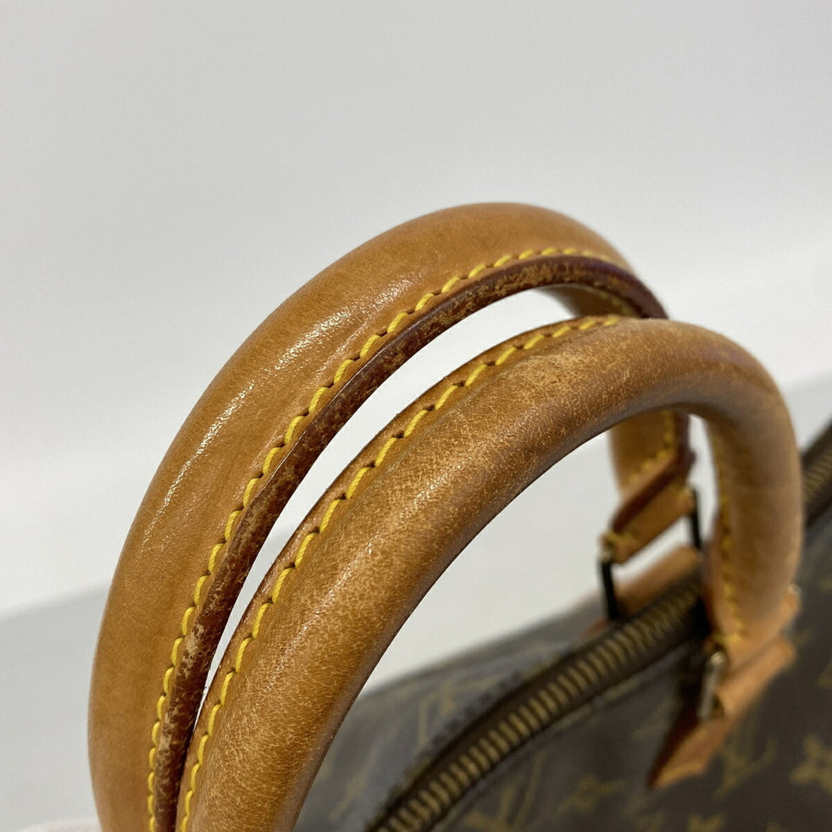 Louis Vuitton Brown Handbag (Pre-Owned)