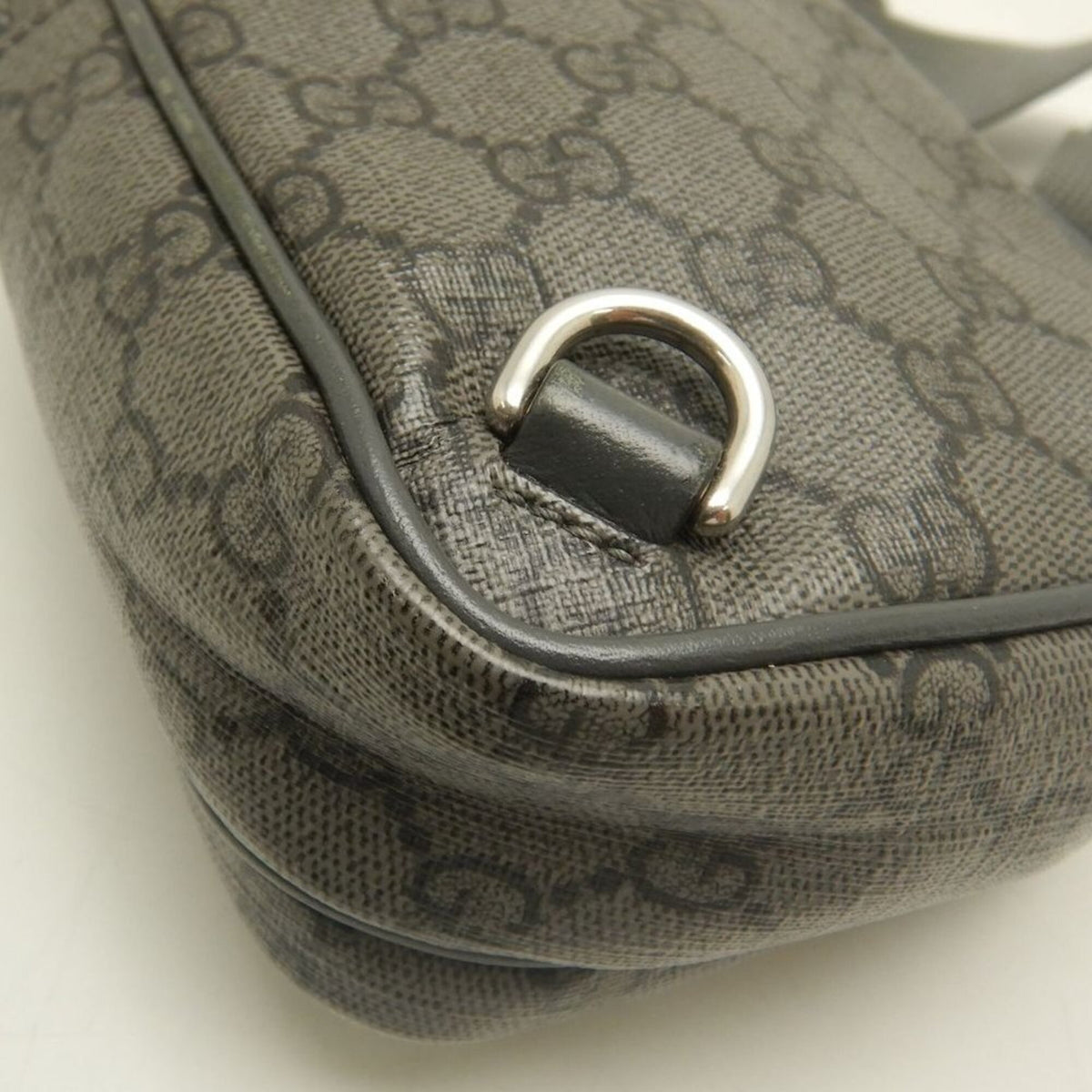 Gucci Gray Gg Supreme Canvas Sling Bag (Pre-Owned)
