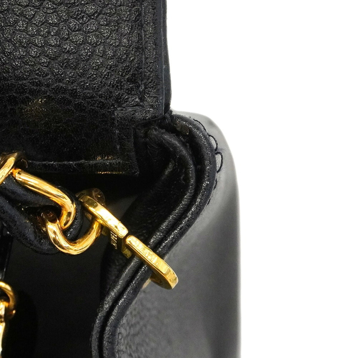 Chanel Black Grained Calfskin Shoulder Bag (Pre-Owned)