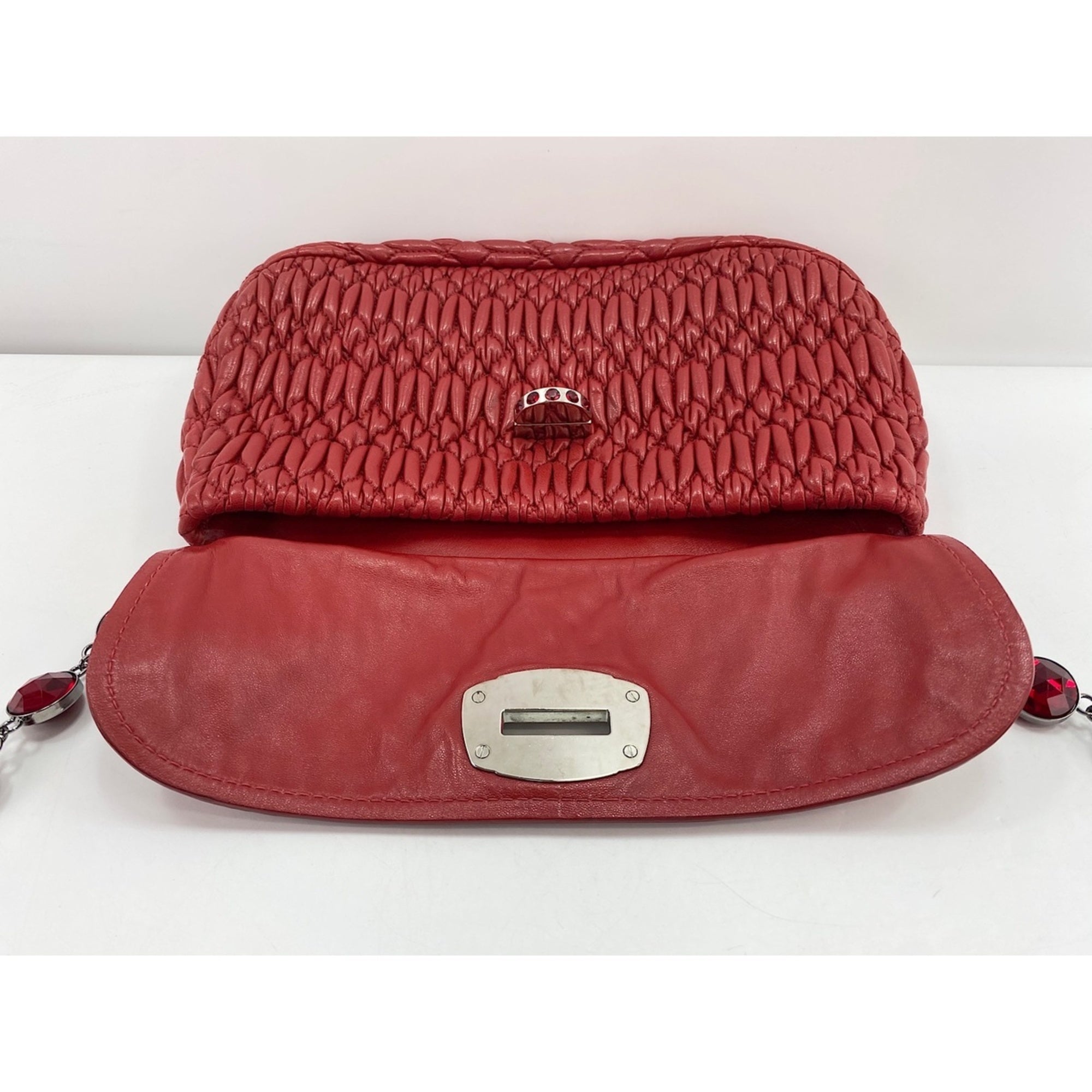 Miu Miu Red Color Shoulder Bag (Pre-Owned)