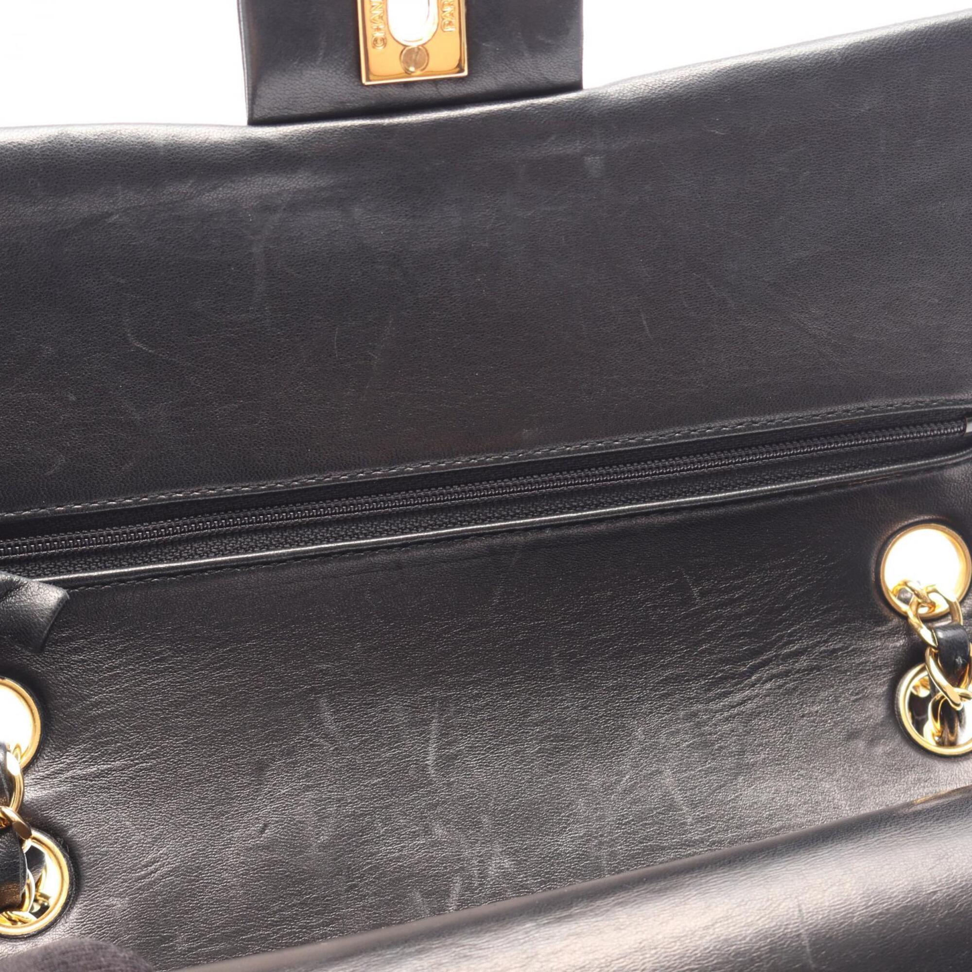 Chanel Black Leather Handbag Shoulder Bag (Pre-Owned)