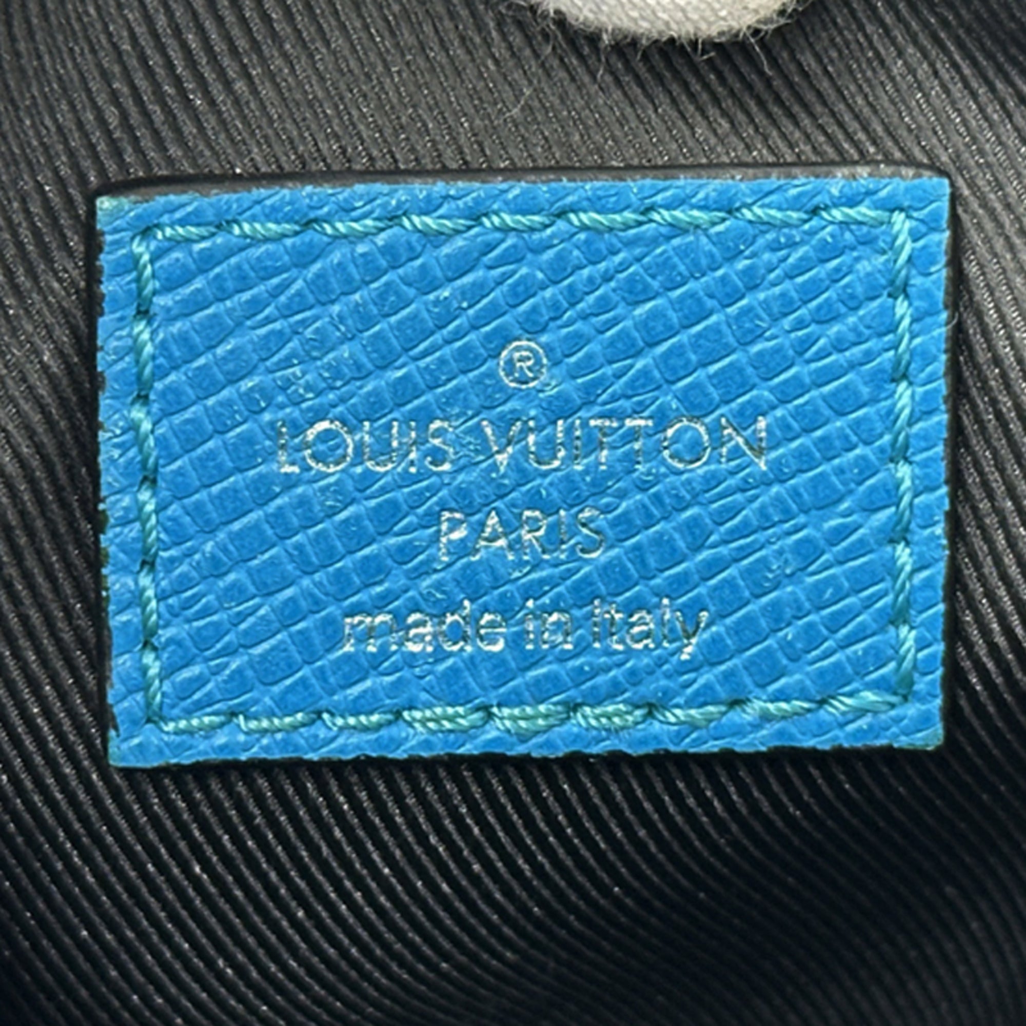 Louis Vuitton Blue Taiga Leather Handbag Sling Bag (Pre-Owned)