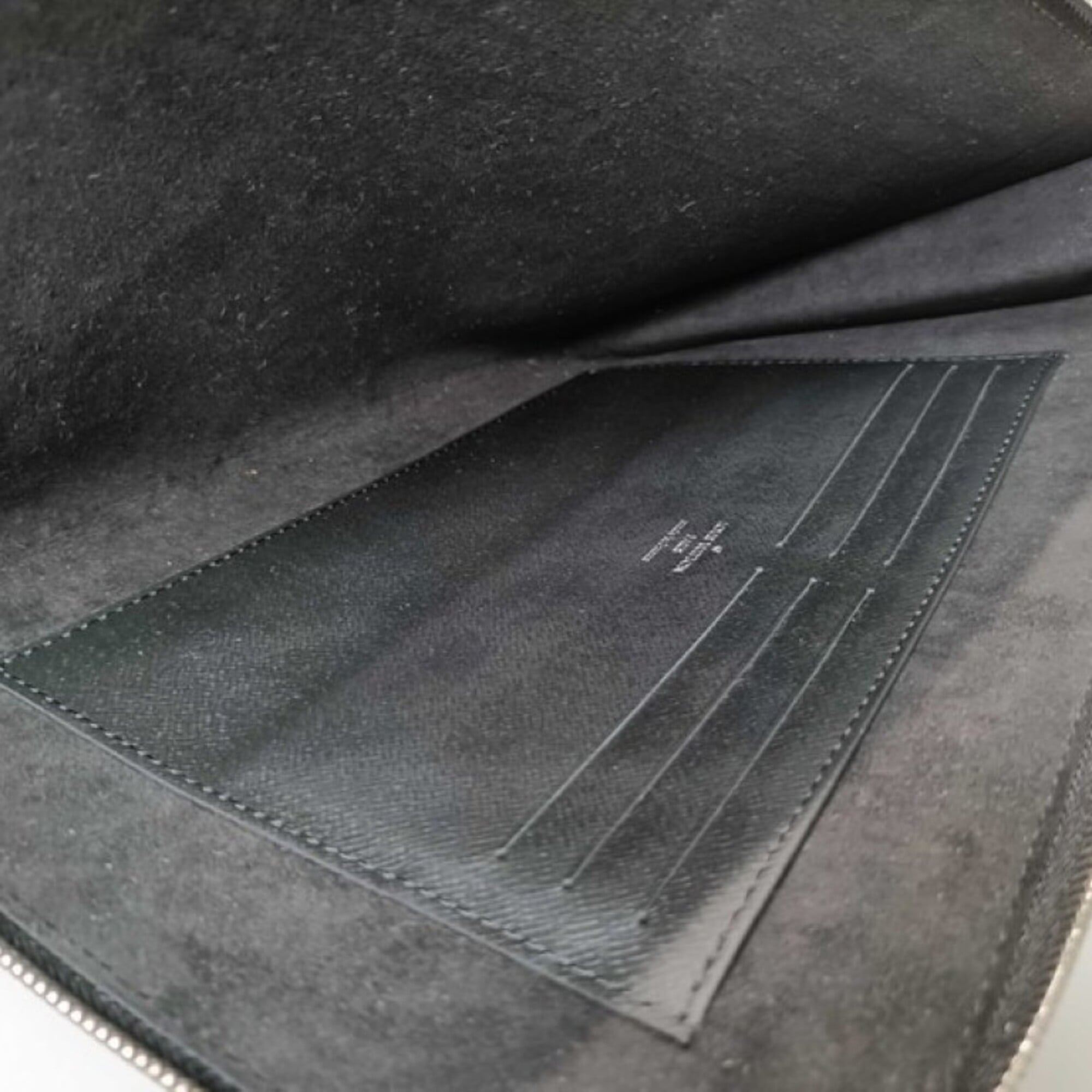 Louis Vuitton Black Epi Leather Clutch Bag Pochette (Pre-Owned)