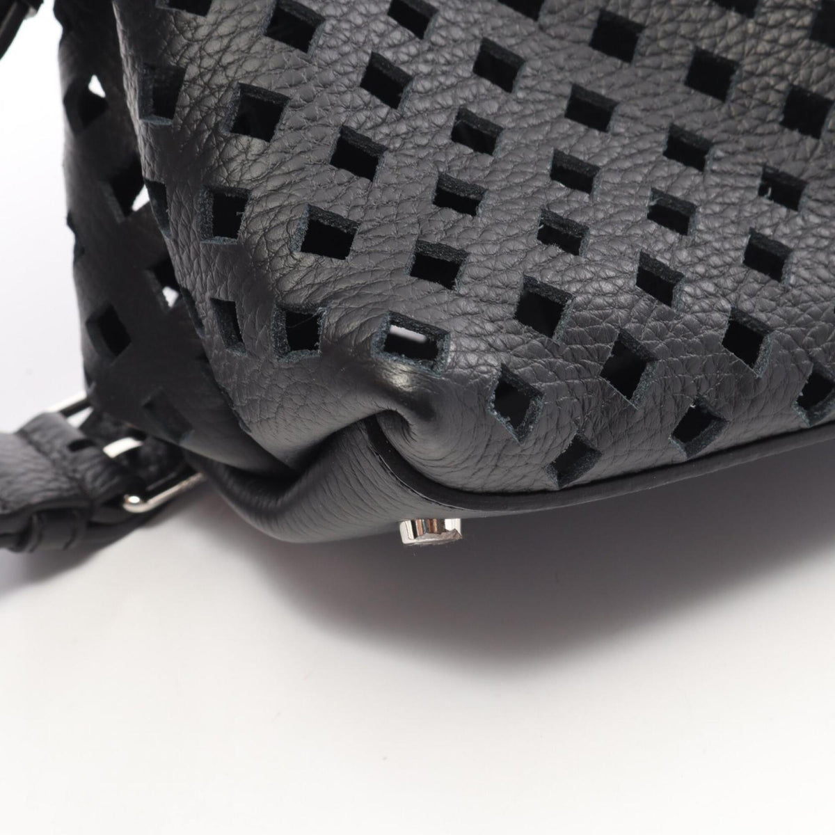 Tod's Black Leather Handbag Shoulder Bag (Pre-Owned)