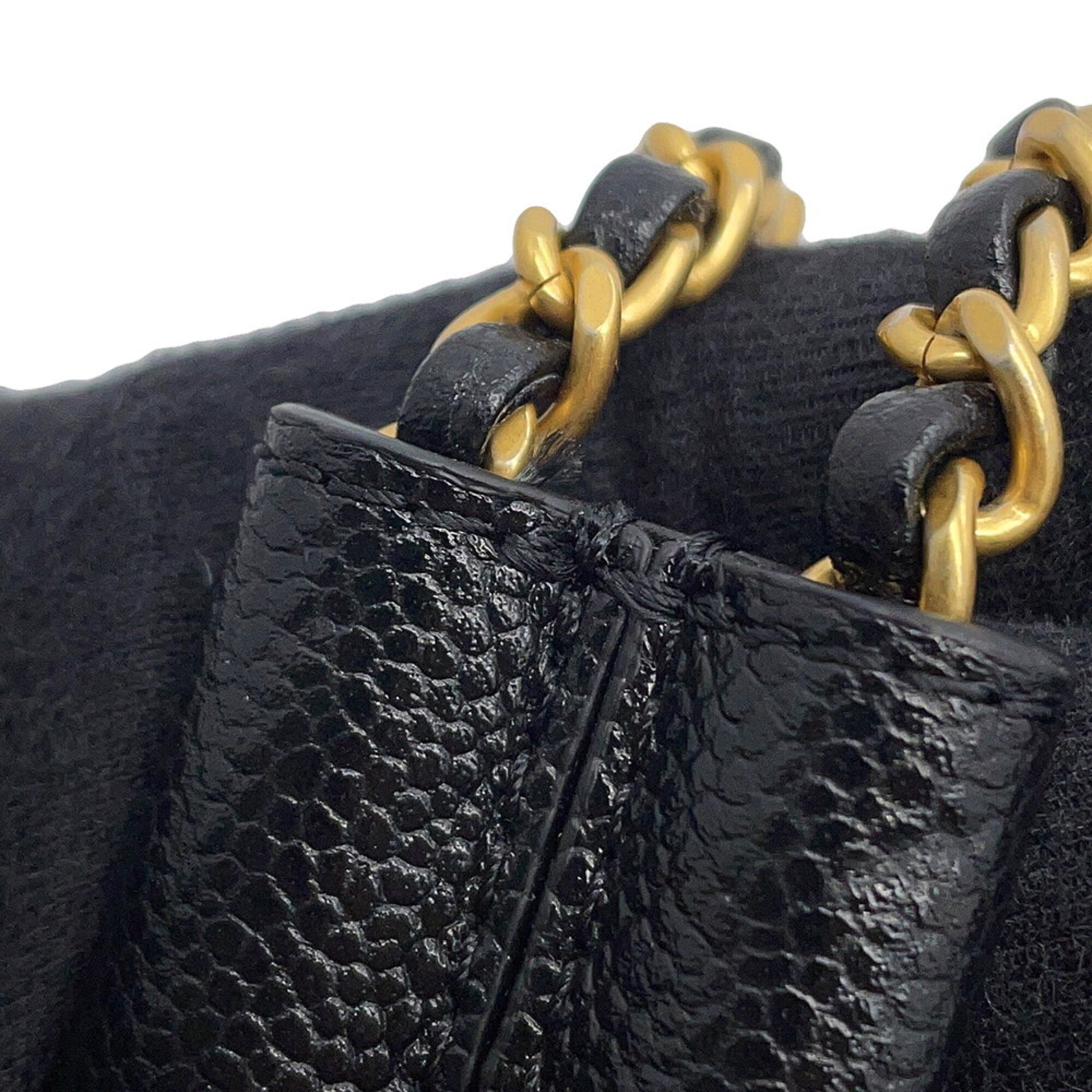 Chanel Matelasse Black Grained Calfskin Handbag Shoulder Bag (Pre-Owned)