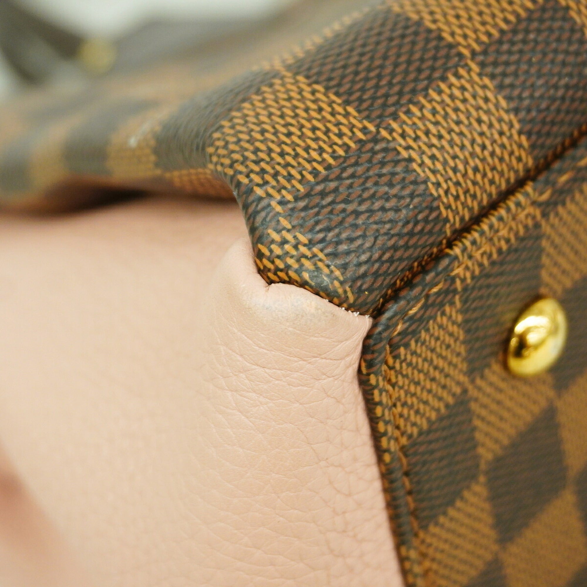 Louis Vuitton Ebene Magnolia Handbag (Pre-Owned)