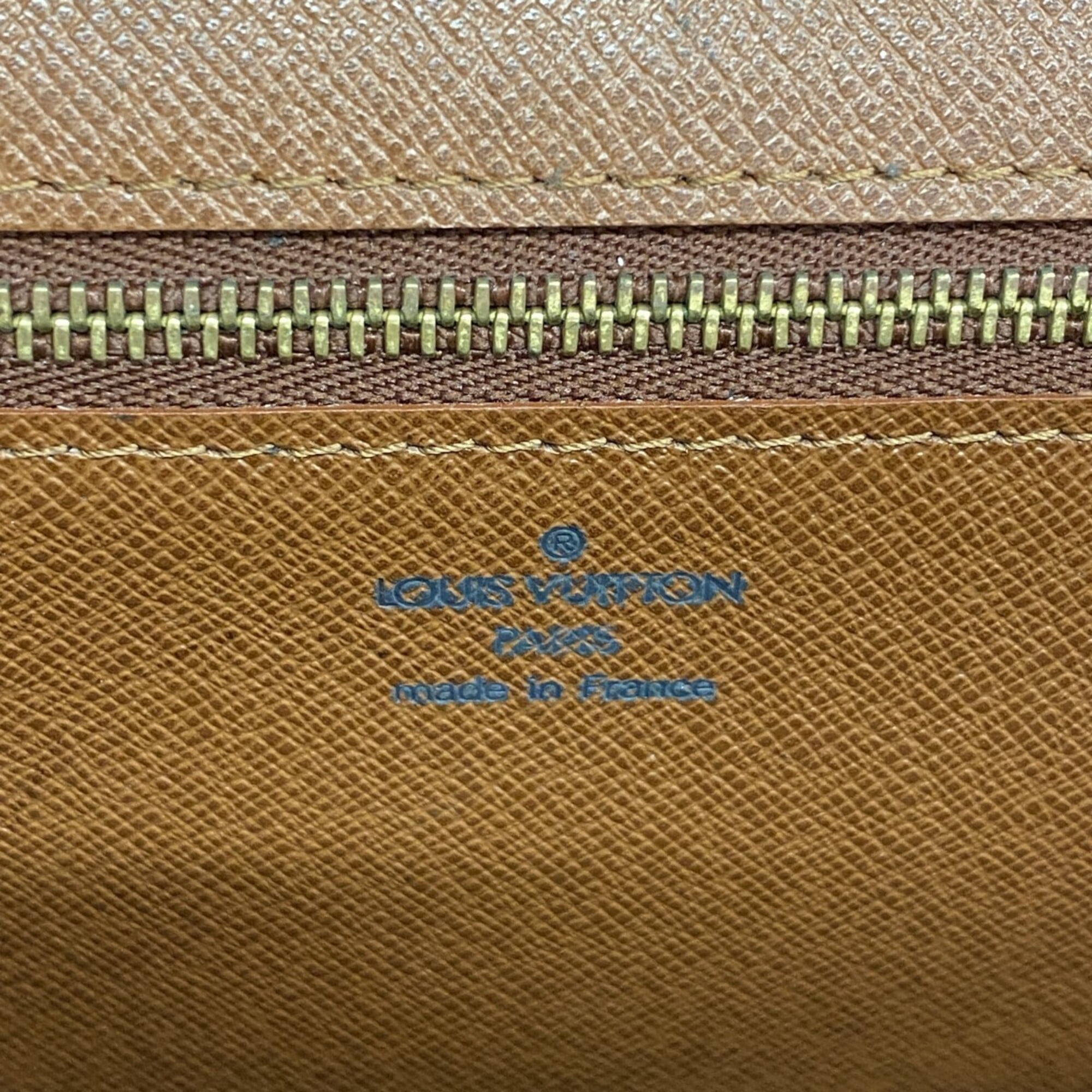 Louis Vuitton Brown Shoulder Bag (Pre-Owned)